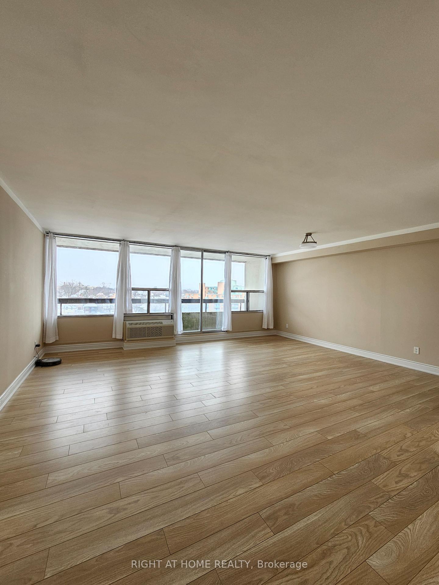 Photo 5 of Unit 908, 55 William Street E, Oshawa, O'Neill — HOMEH