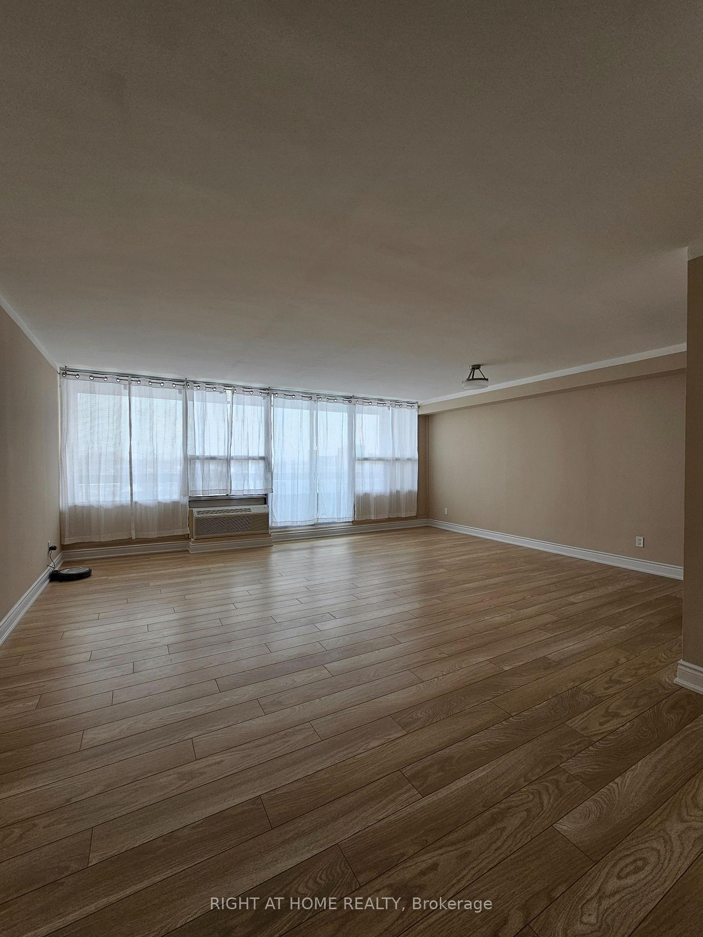 Photo 9 of Unit 908, 55 William Street E, Oshawa, O'Neill — HOMEH