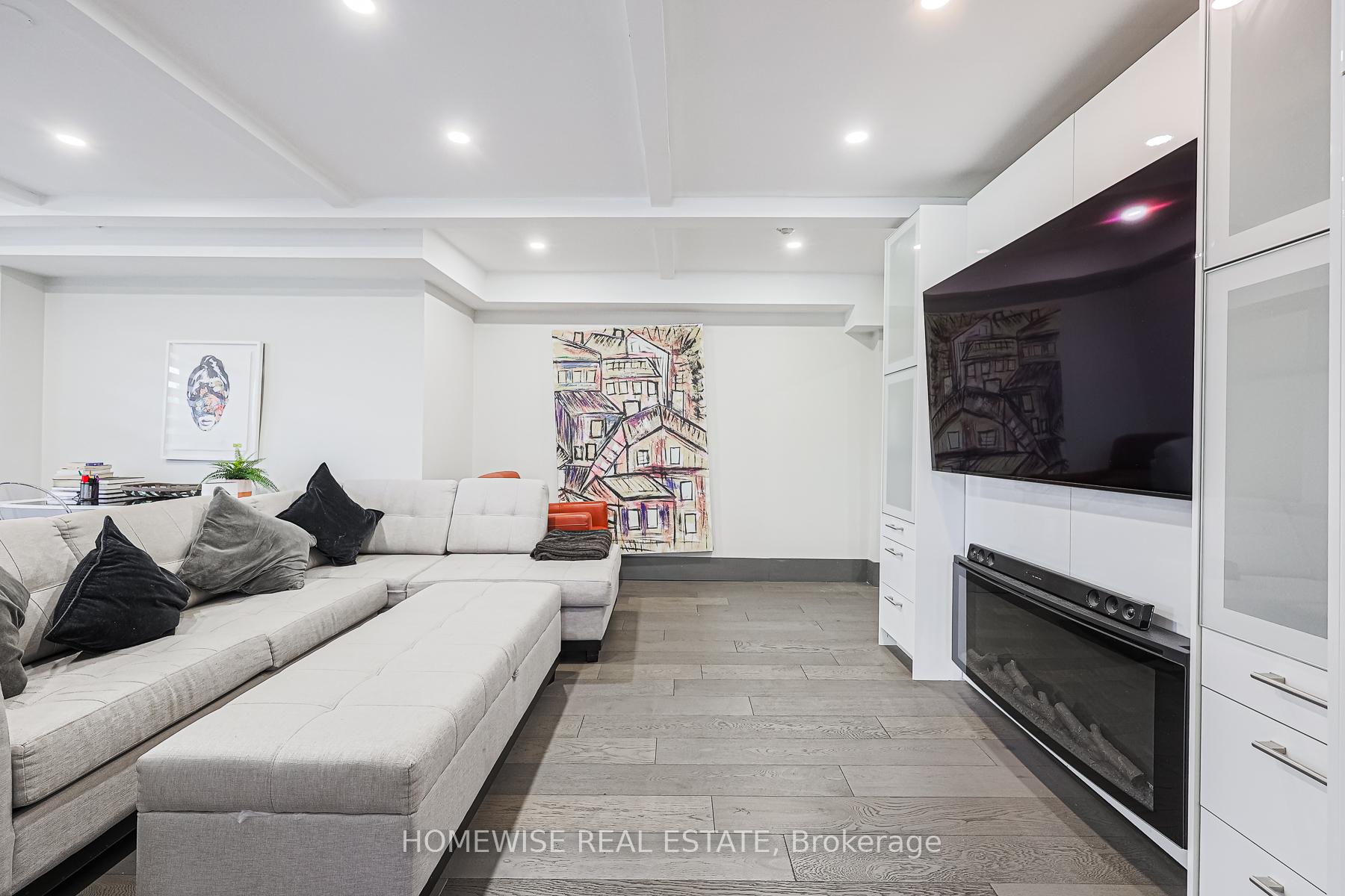 Photo 3 of Unit 308, 2603 Bathurst Street, Toronto, Forest Hill North — HOMEH