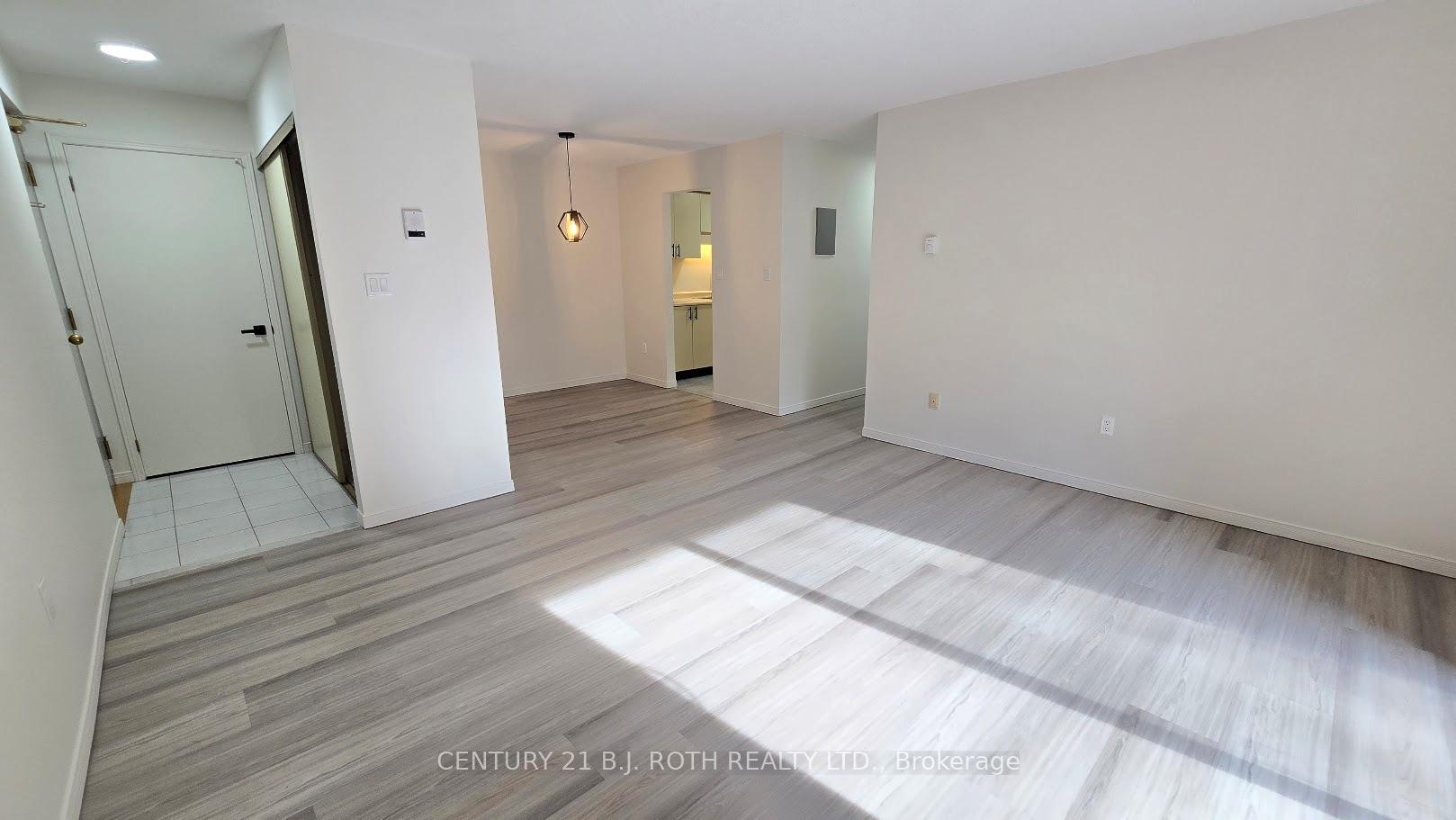 Photo 3 of Unit 7, 339 Blake Street, Barrie, North Shore — HOMEH