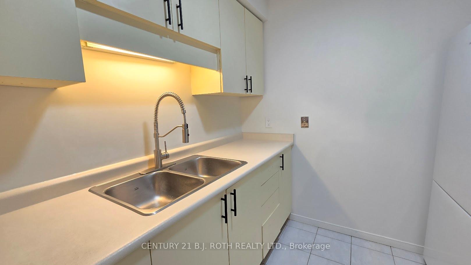 Photo 9 of Unit 7, 339 Blake Street, Barrie, North Shore — HOMEH