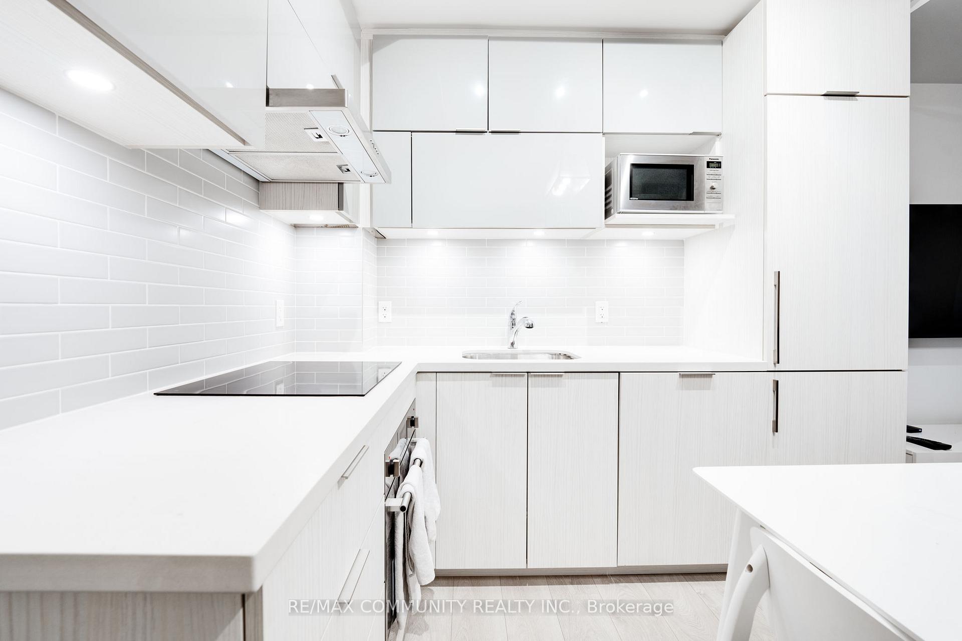Photo 7 of Unit 504, 10 Rouge Valley Drive, Markham, Unionville — HOMEH