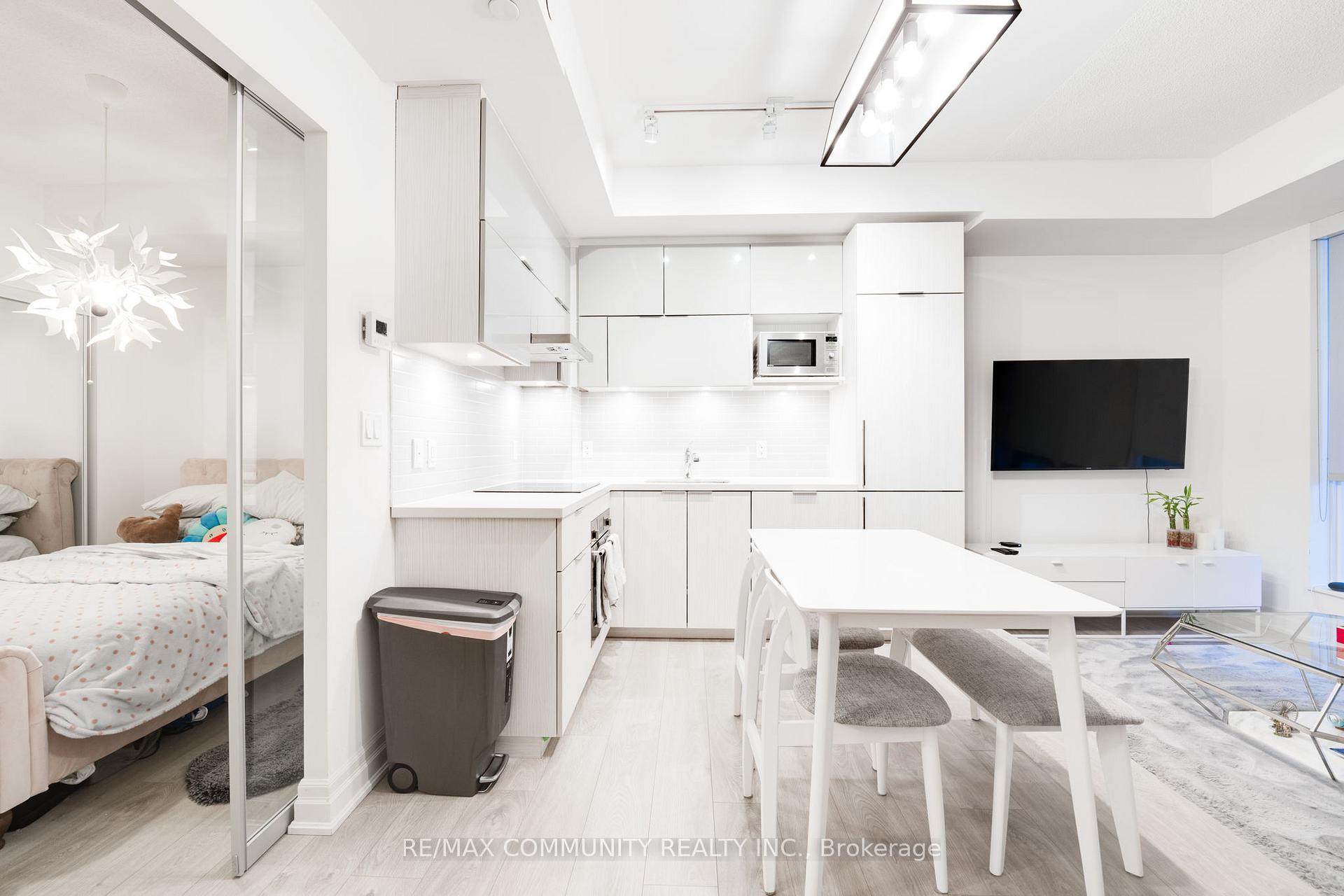 Photo 12 of Unit 504, 10 Rouge Valley Drive, Markham, Unionville — HOMEH