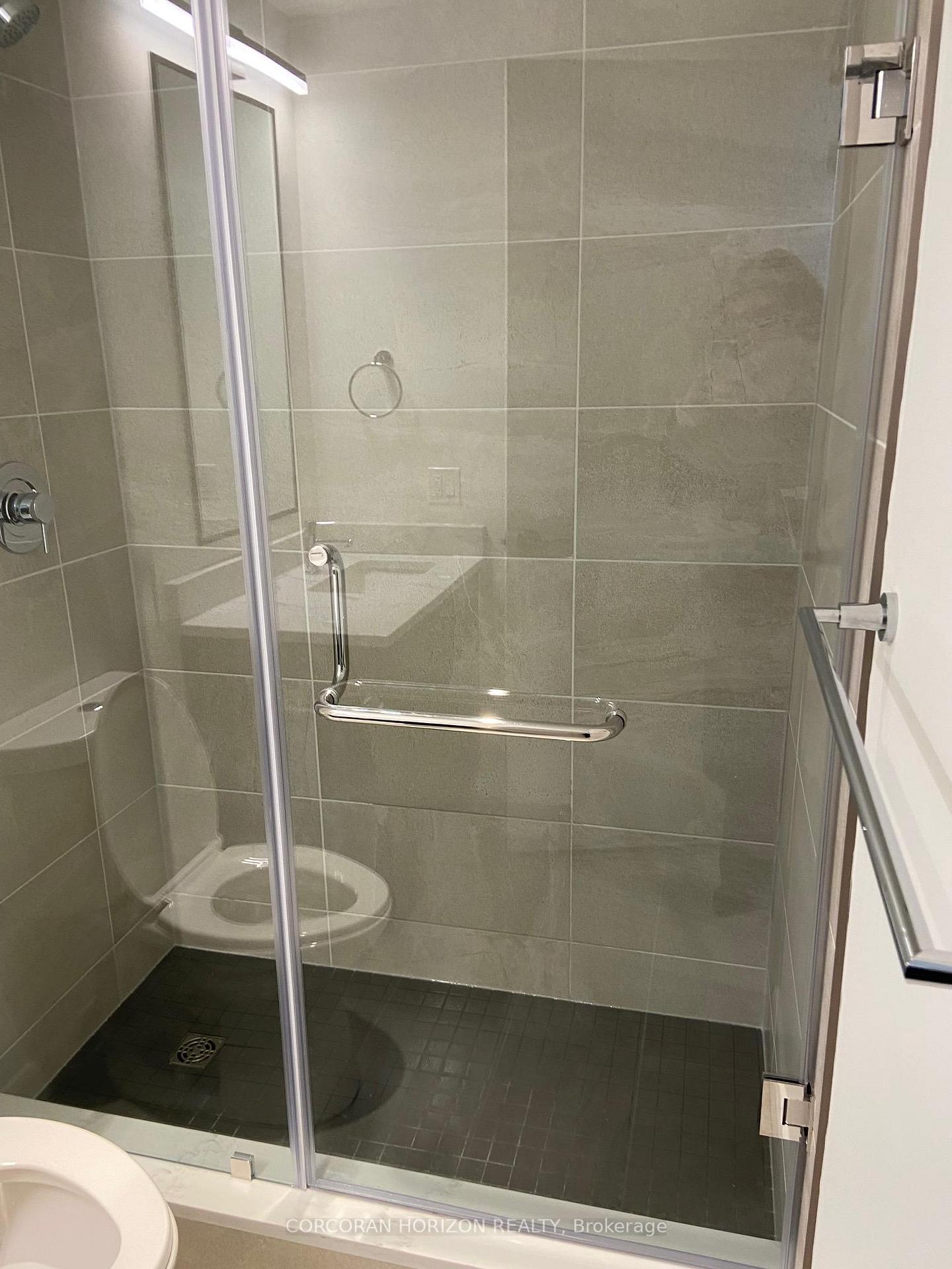 Photo 11 of Unit 1709, 741 King Street W, Kitchener — HOMEH