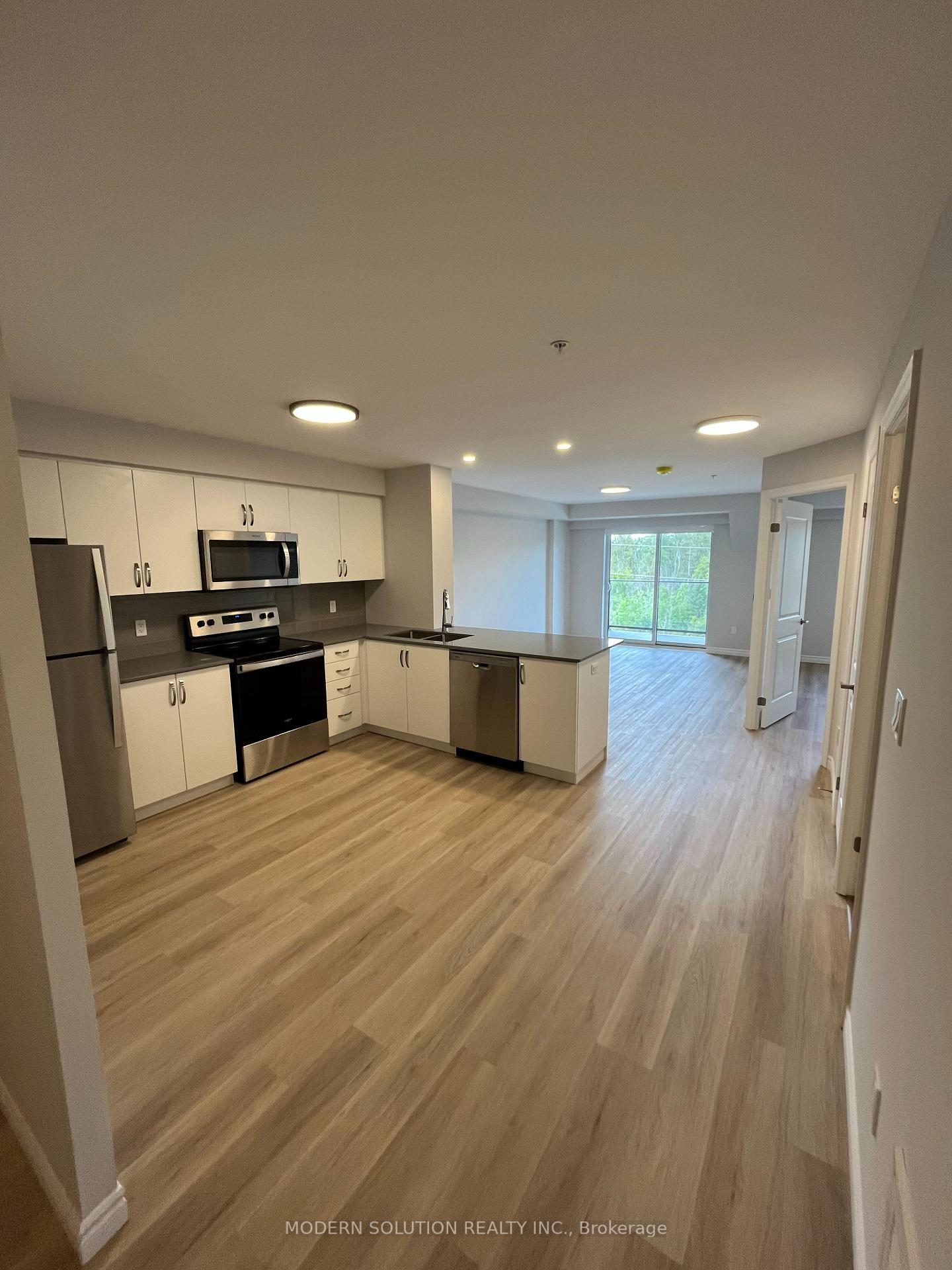Photo 5 of Unit 412, 425 Watson Parkway N, Guelph, Grange Road — HOMEH