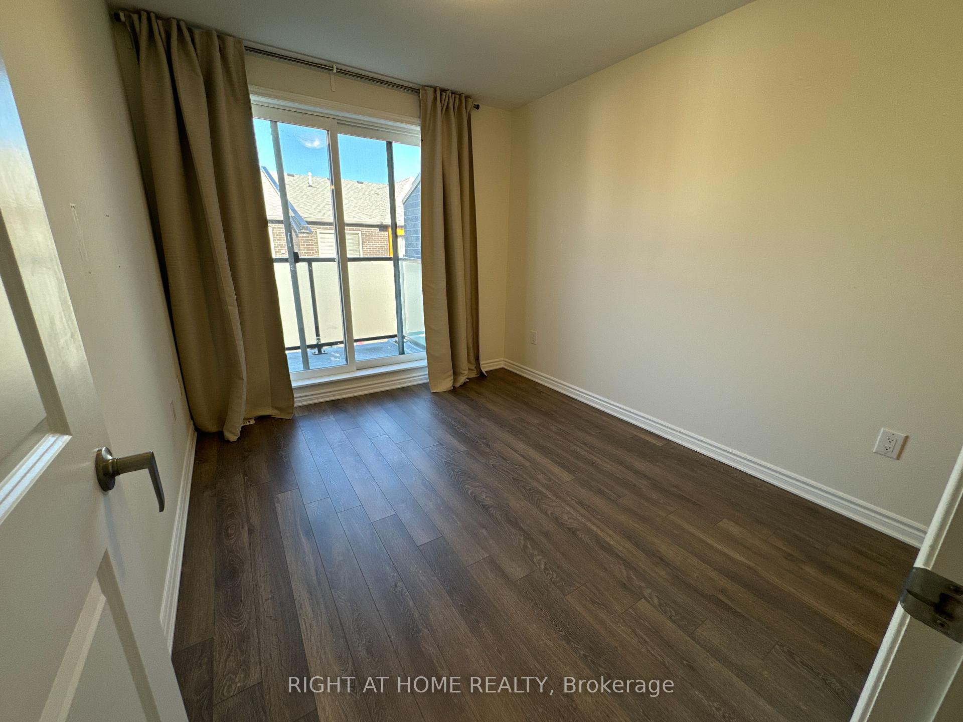 Photo 4 of Unit 412, 2789 Eglinton Avenue E, Scarborough, Eglinton East — HOMEH