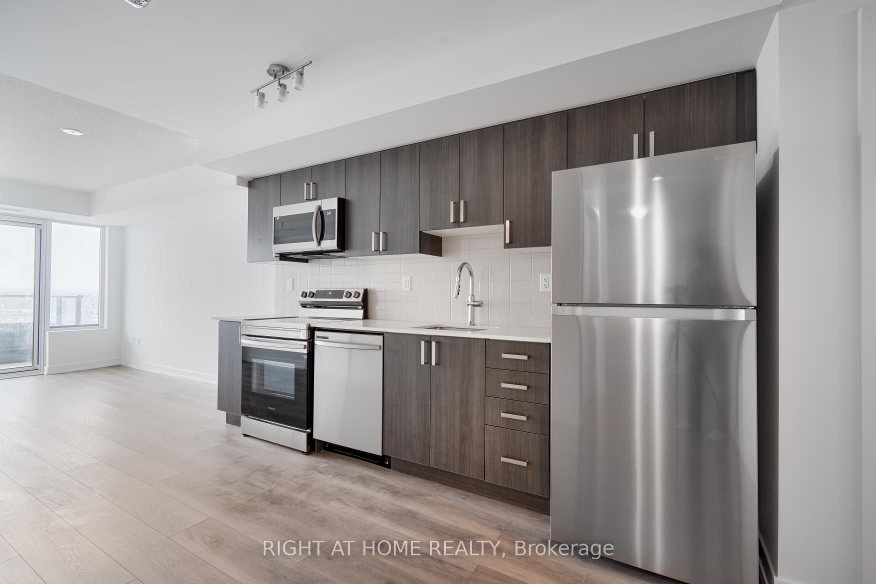 Photo 3 of 1435 Celebration Drive, Pickering, Bay Ridges — HOMEH