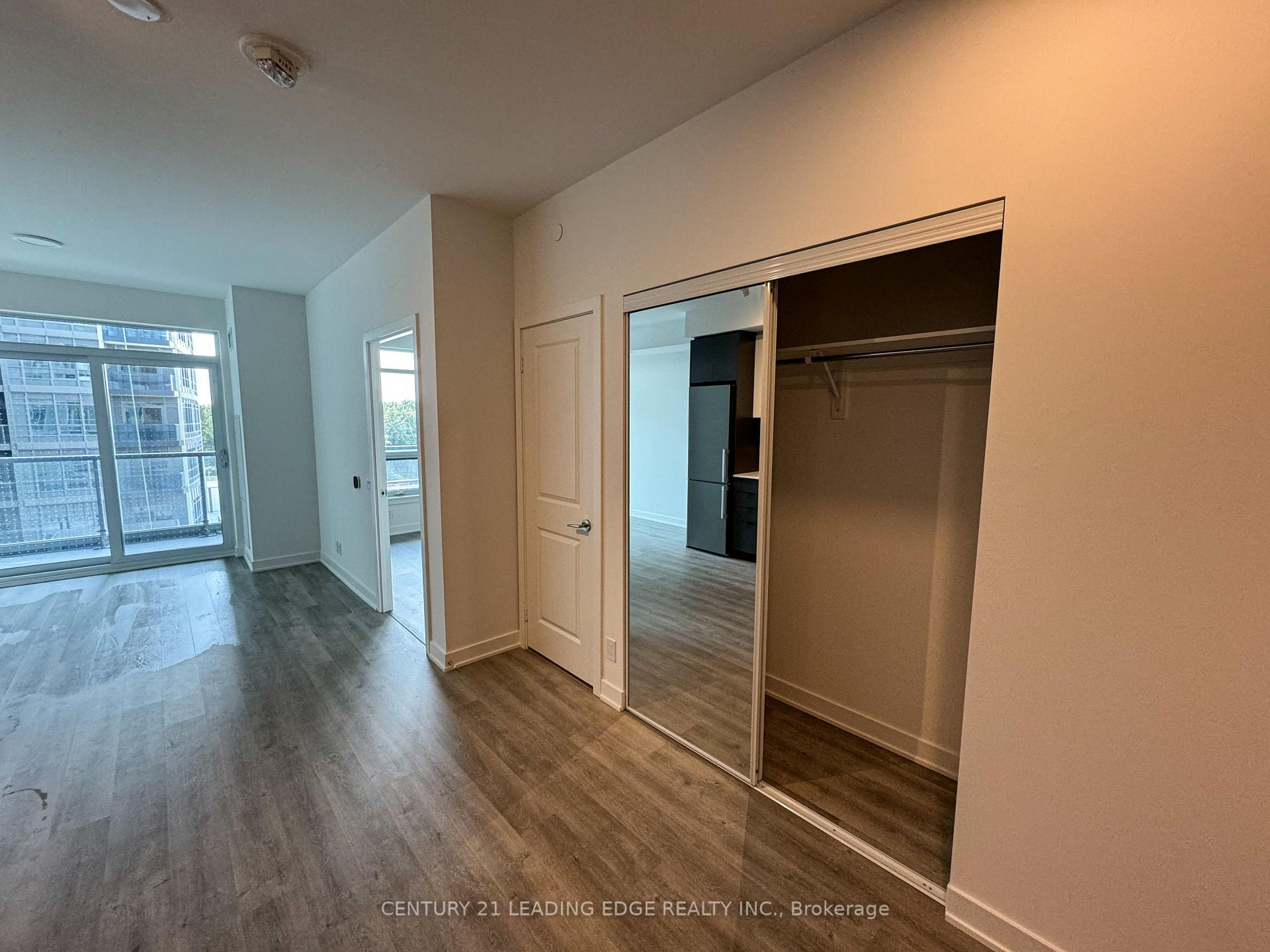 Photo 3 of Unit B424, 50 Upper Mall Way, Vaughan, Brownridge — HOMEH