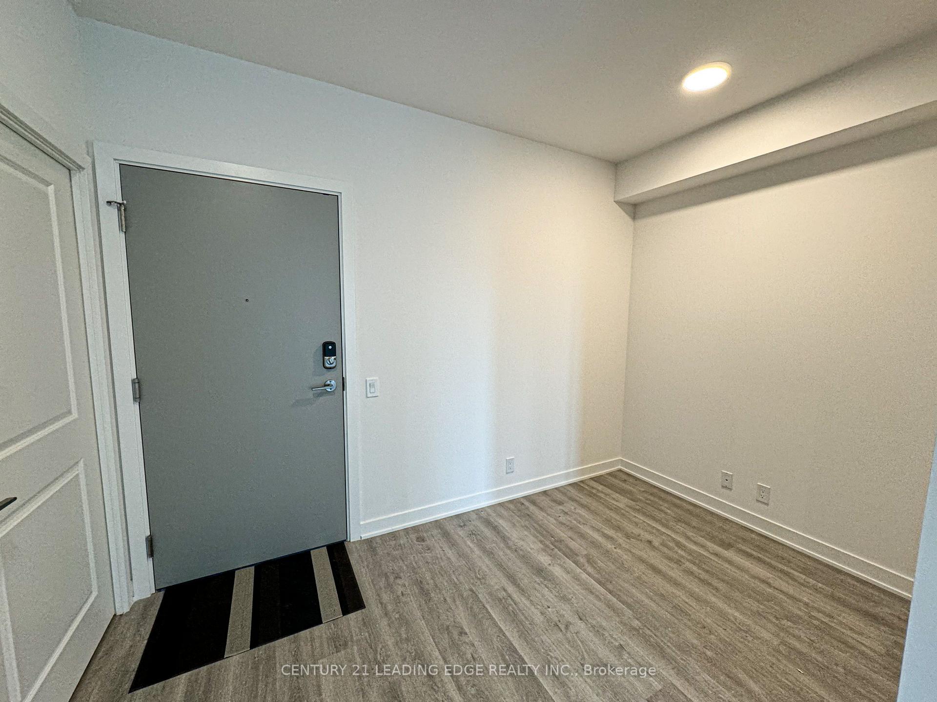 Photo 6 of Unit B424, 50 Upper Mall Way, Vaughan, Brownridge — HOMEH