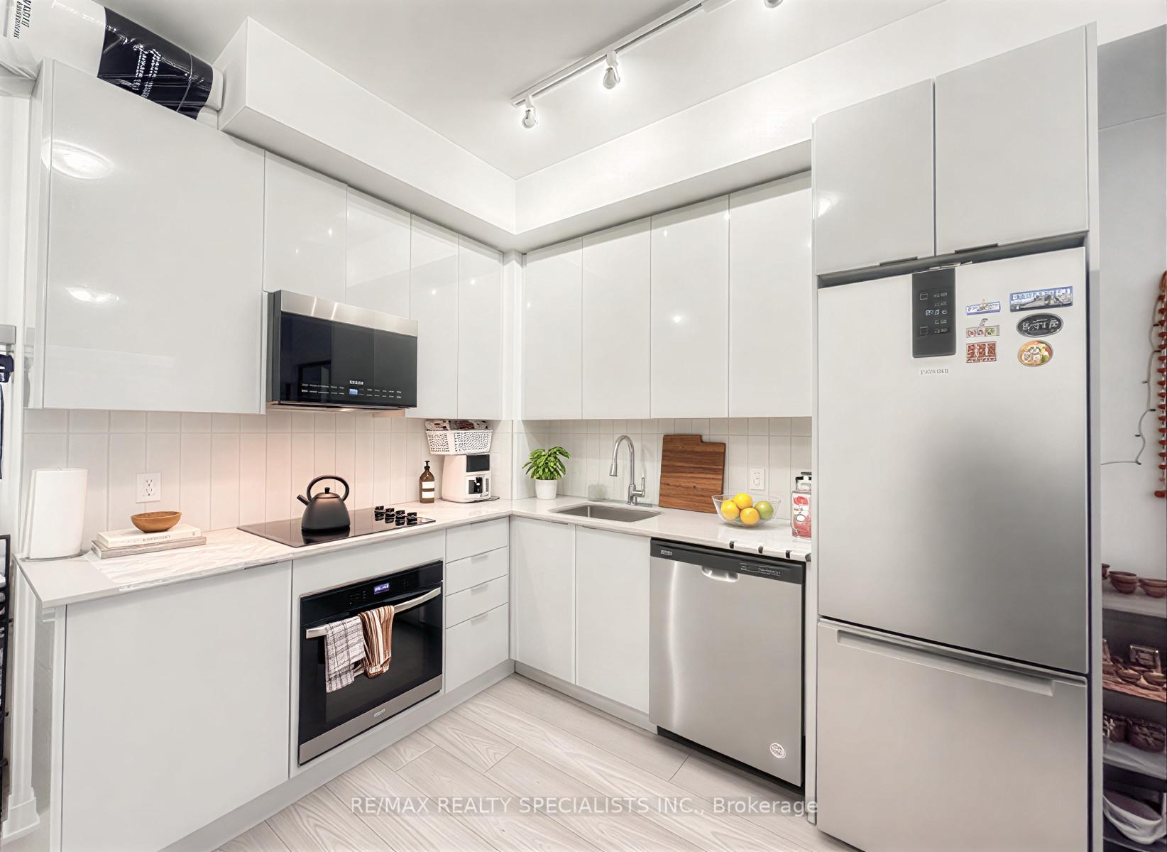 Photo 4 of Unit 2014, 10 Abeja Street, Vaughan, Concord — HOMEH