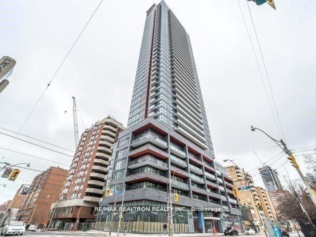 Front of Unit 709, 159 Dundas Street E