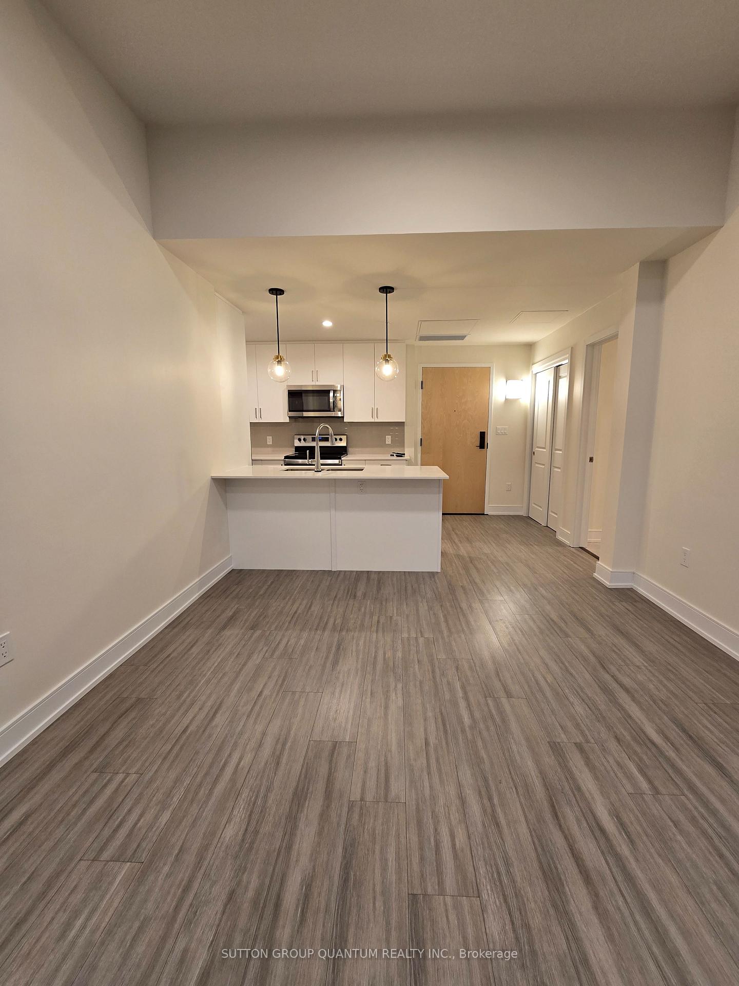 Photo 4 of Unit 206, 121 Mary Street, Clearview, Creemore — HOMEH