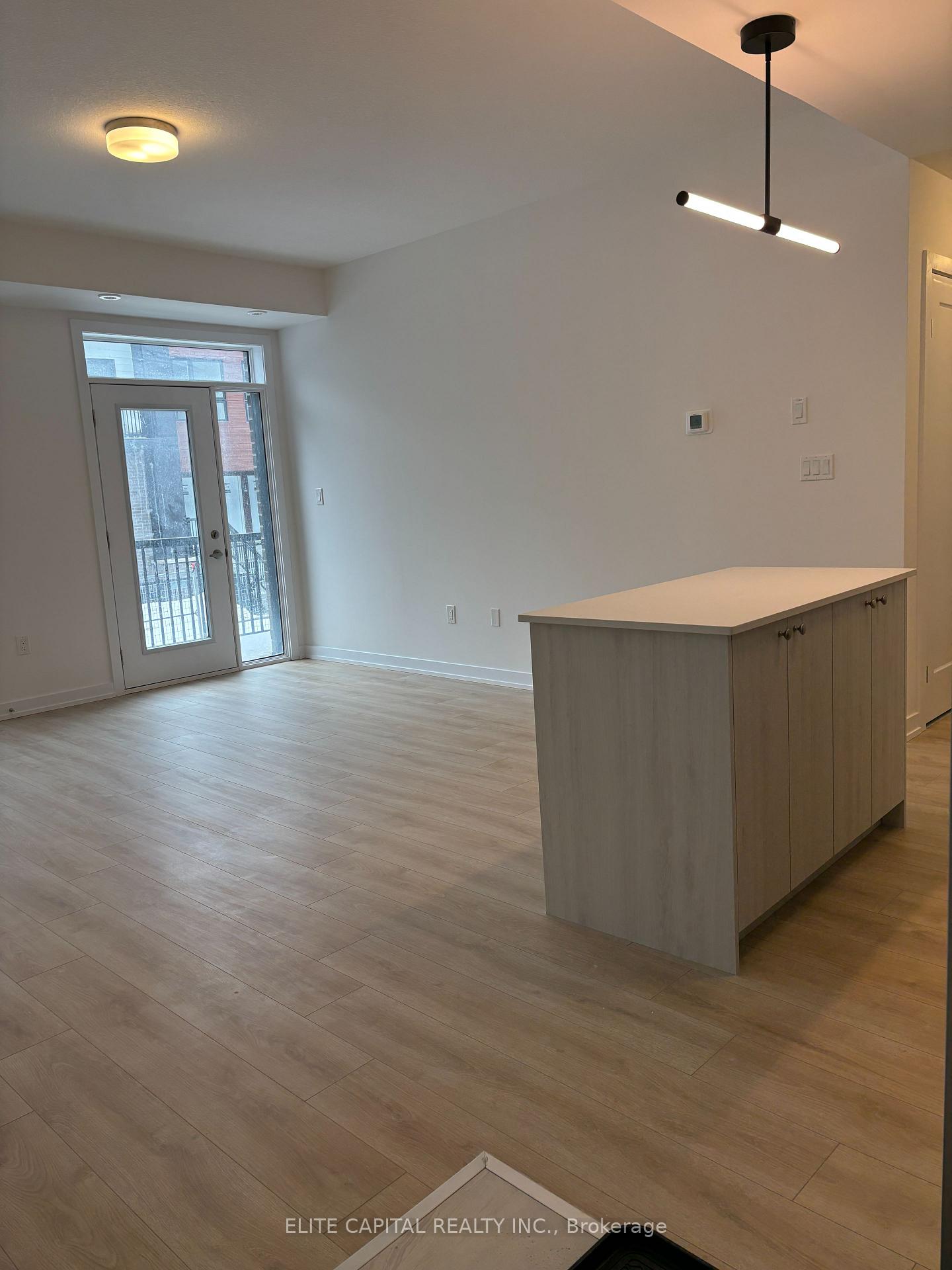 Photo 3 of Unit M12, 40 Palace Street, Kitchener — HOMEH
