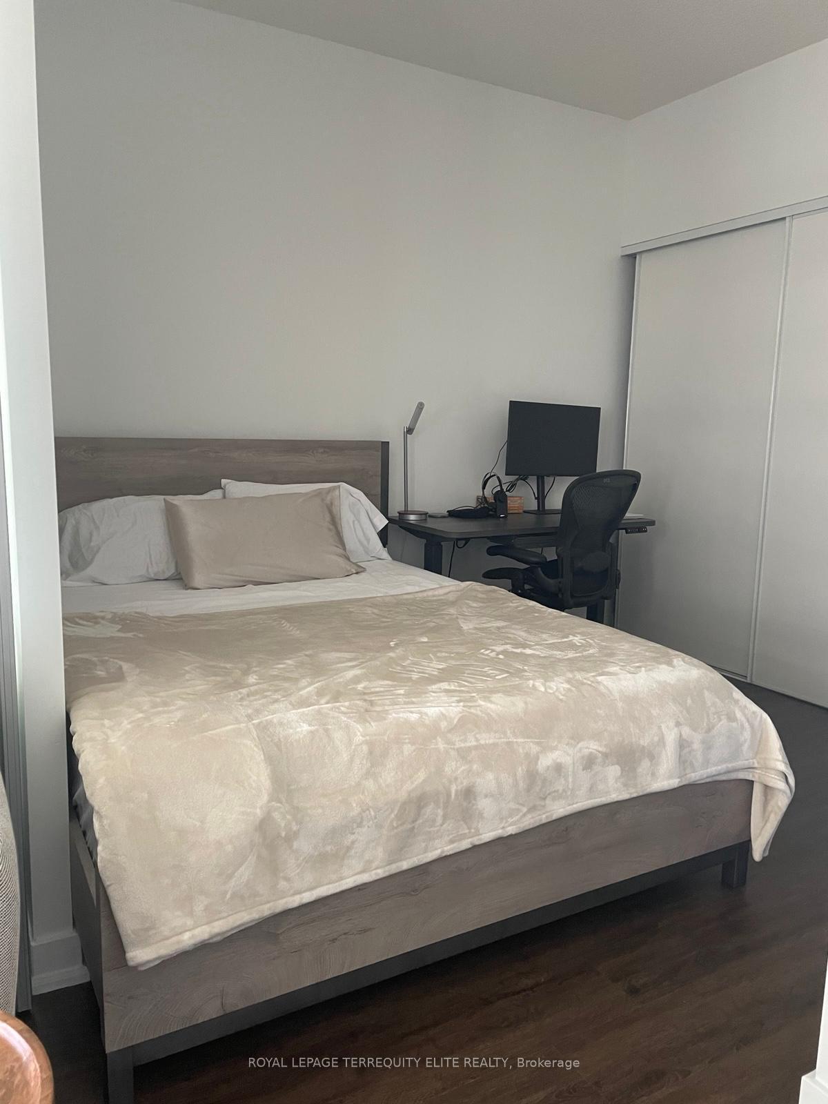 Front of Unit 2102, 33 Charles Street E