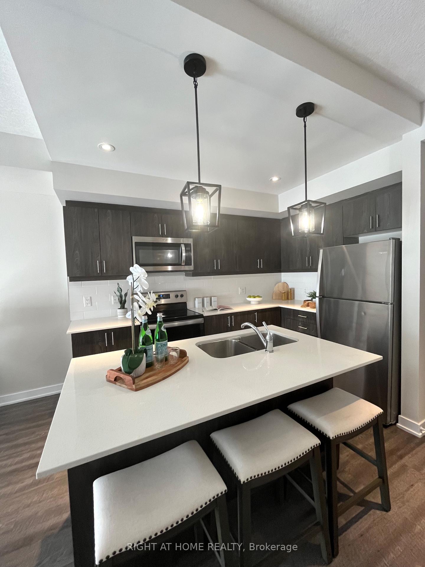 Photo 7 of Unit 214, 16 Markle Crescent, Hamilton, Ancaster — HOMEH