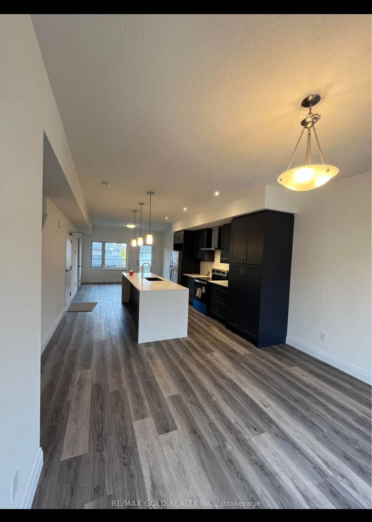 Photo 4 of 22 Lily Lane, Guelph, Clairfields/Hanlon Business Park — HOMEH