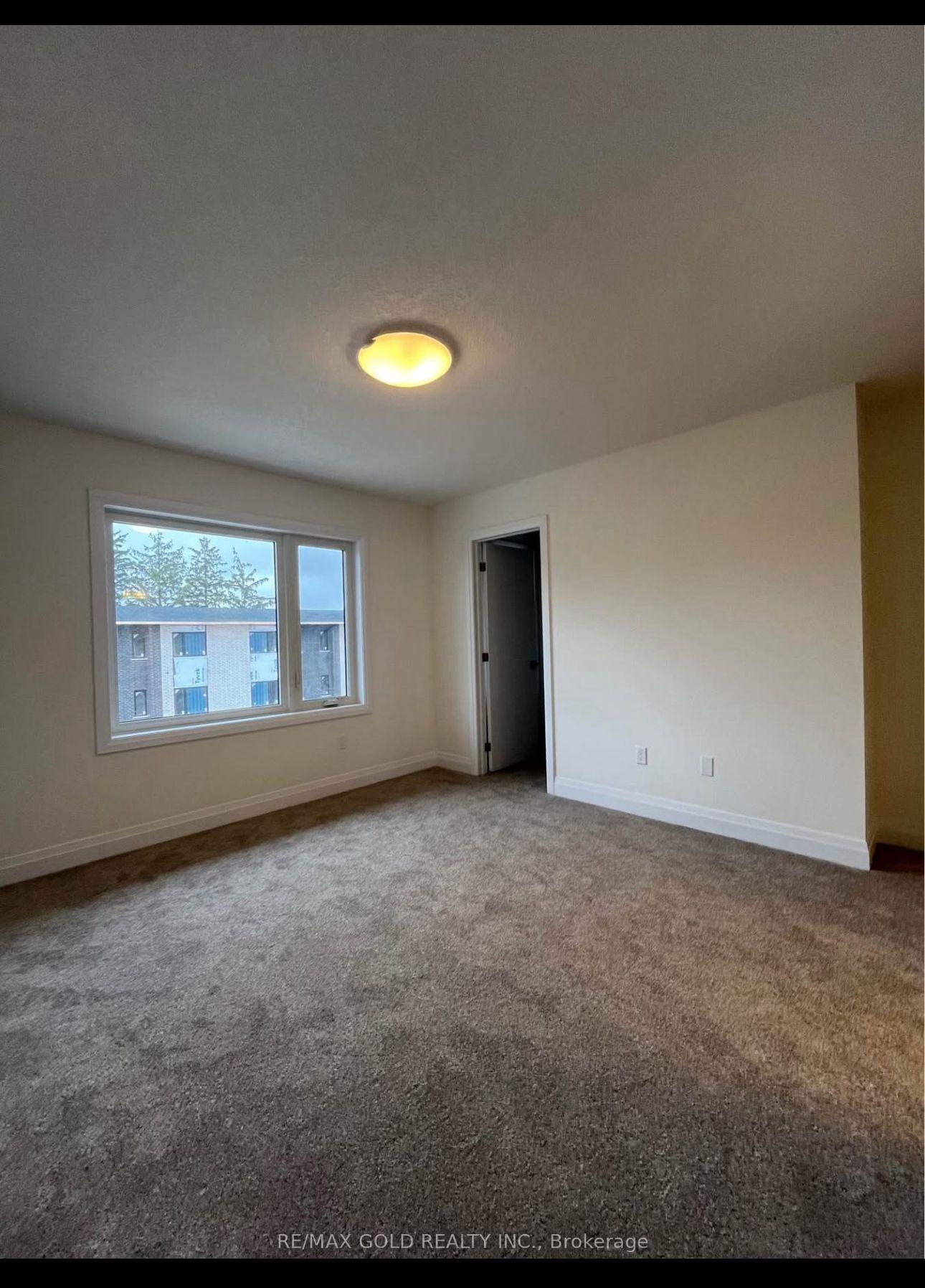 Photo 2 of 22 Lily Lane, Guelph, Clairfields/Hanlon Business Park — HOMEH