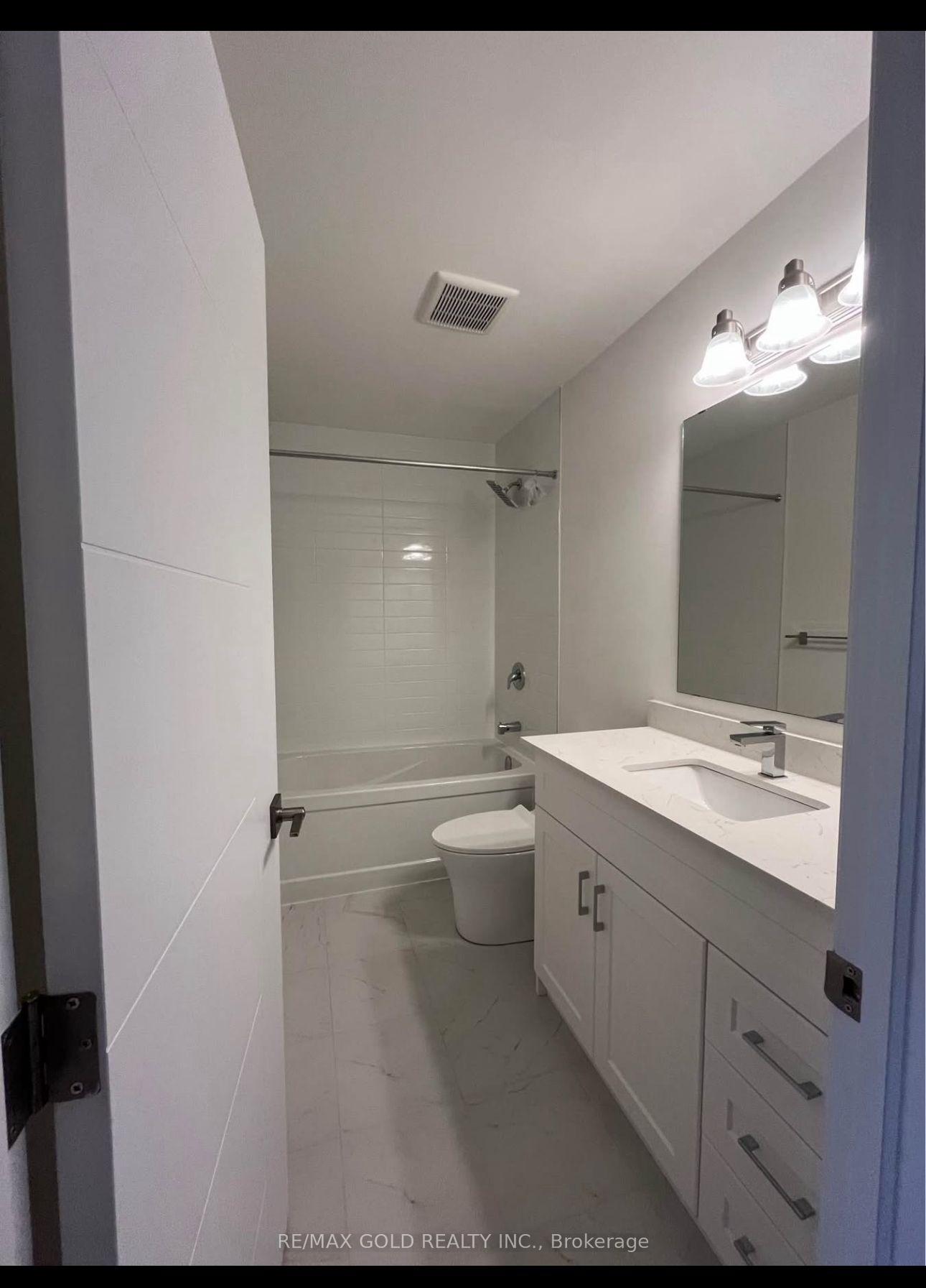 Photo 7 of 22 Lily Lane, Guelph, Clairfields/Hanlon Business Park — HOMEH