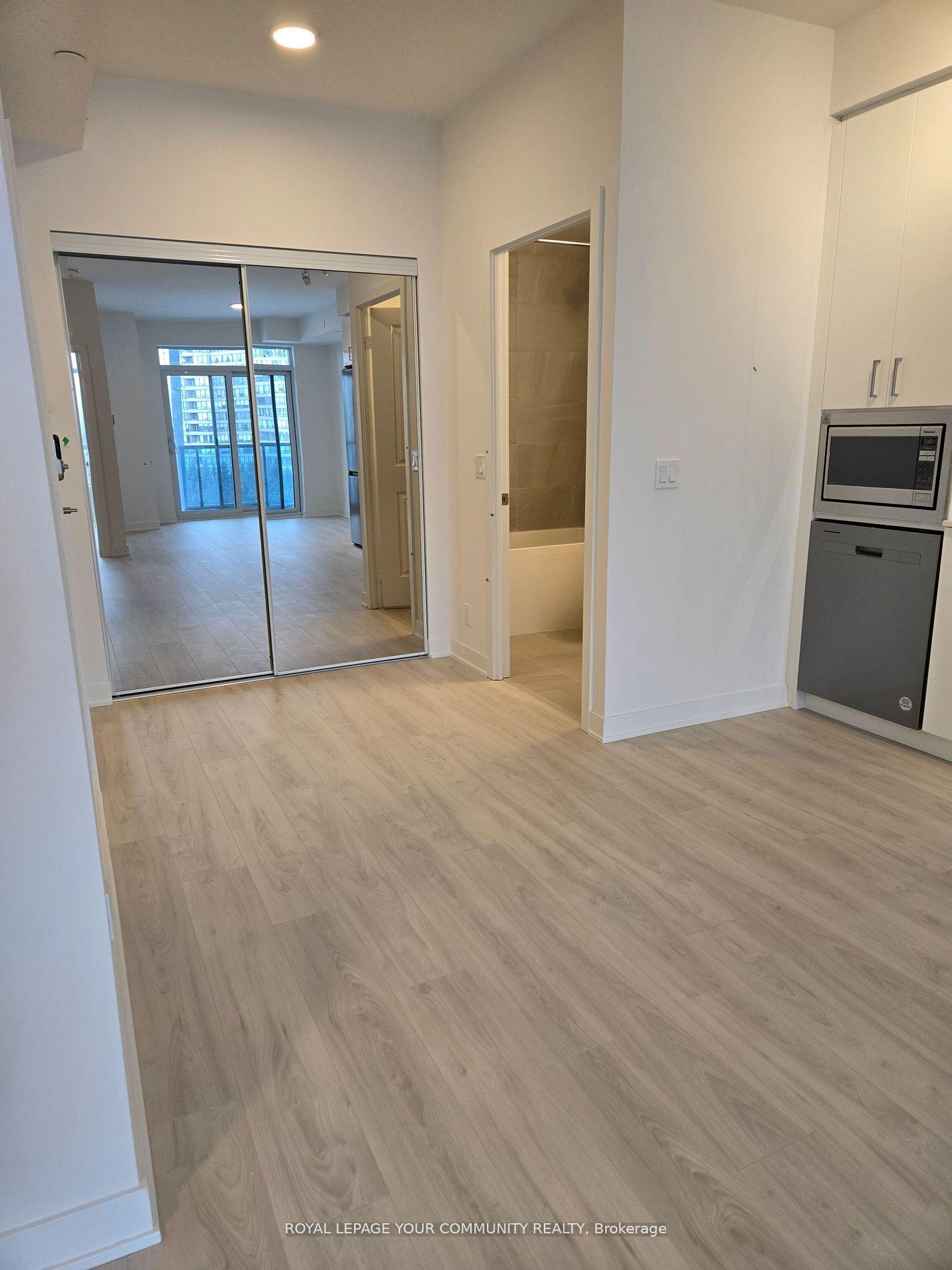 Photo 5 of Unit 511A, 30 Upper Mall Way, Vaughan, Brownridge — HOMEH