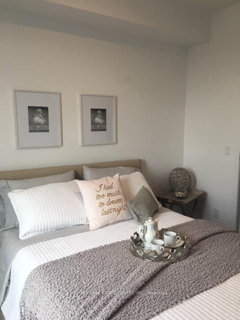 Photo 5 of Unit 402, 2490 Old Bronte Road, Oakville, Westmount — HOMEH
