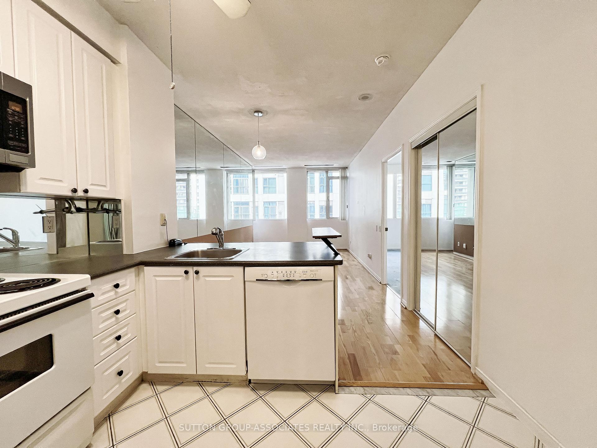 Photo 9 of Unit 406, 555 Yonge Street, Toronto, Church-Yonge Corridor — HOMEH