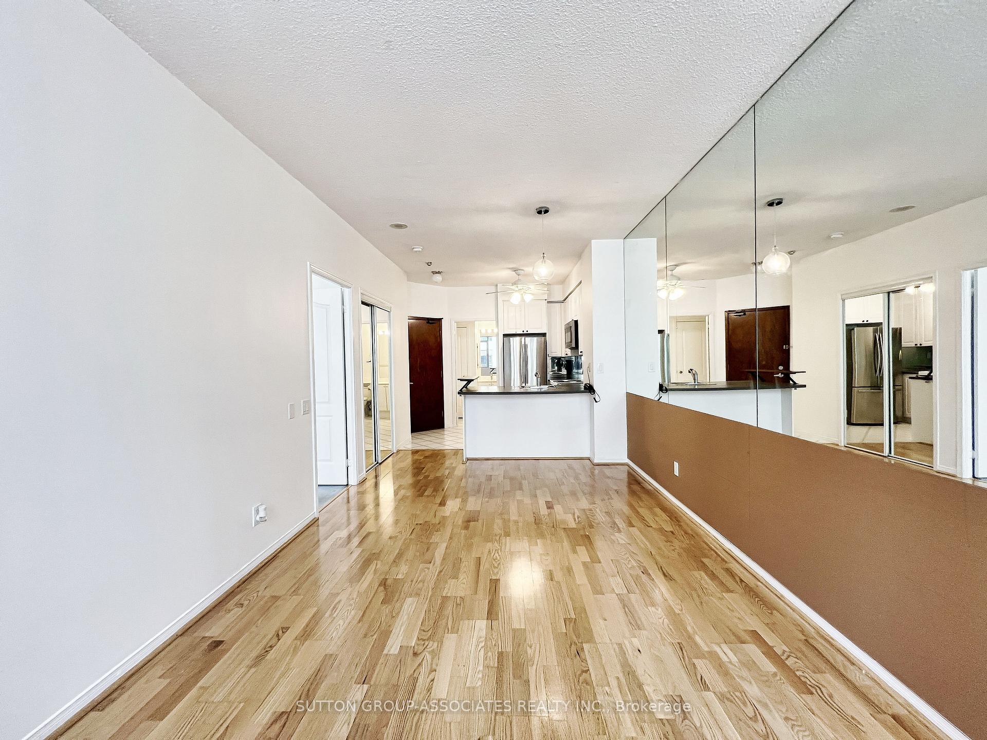 Photo 12 of Unit 406, 555 Yonge Street, Toronto, Church-Yonge Corridor — HOMEH