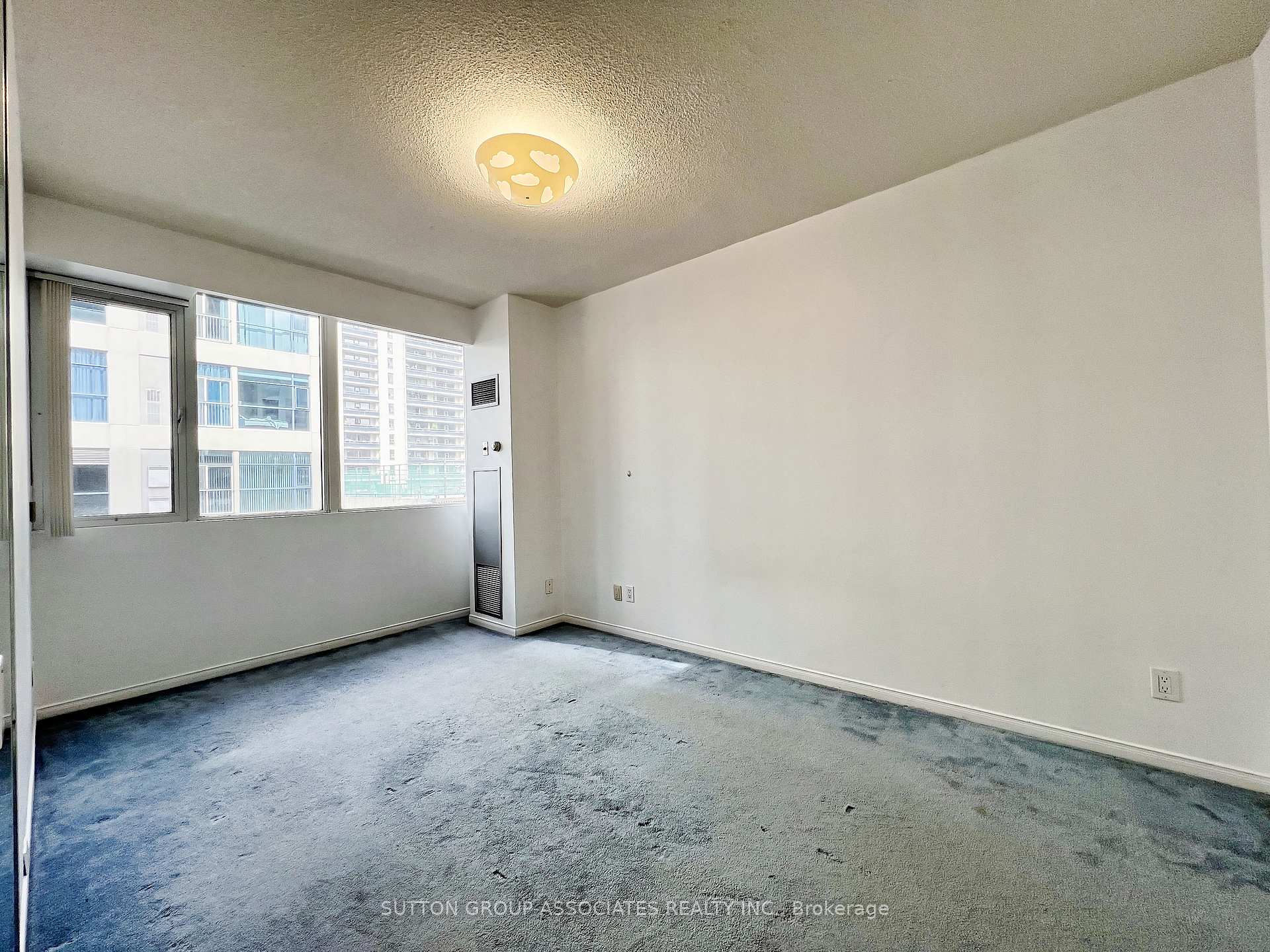 Photo 13 of Unit 406, 555 Yonge Street, Toronto, Church-Yonge Corridor — HOMEH