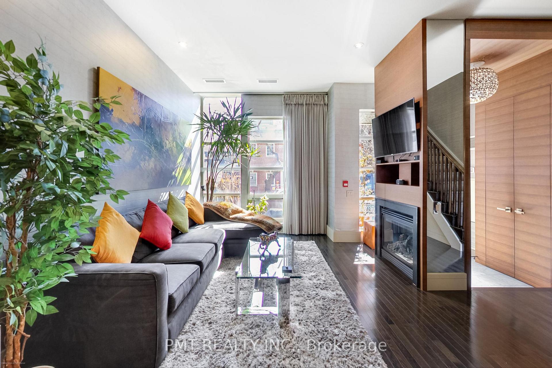 Photo 4 of 14 Granby Street, Toronto, Church-Yonge Corridor — HOMEH