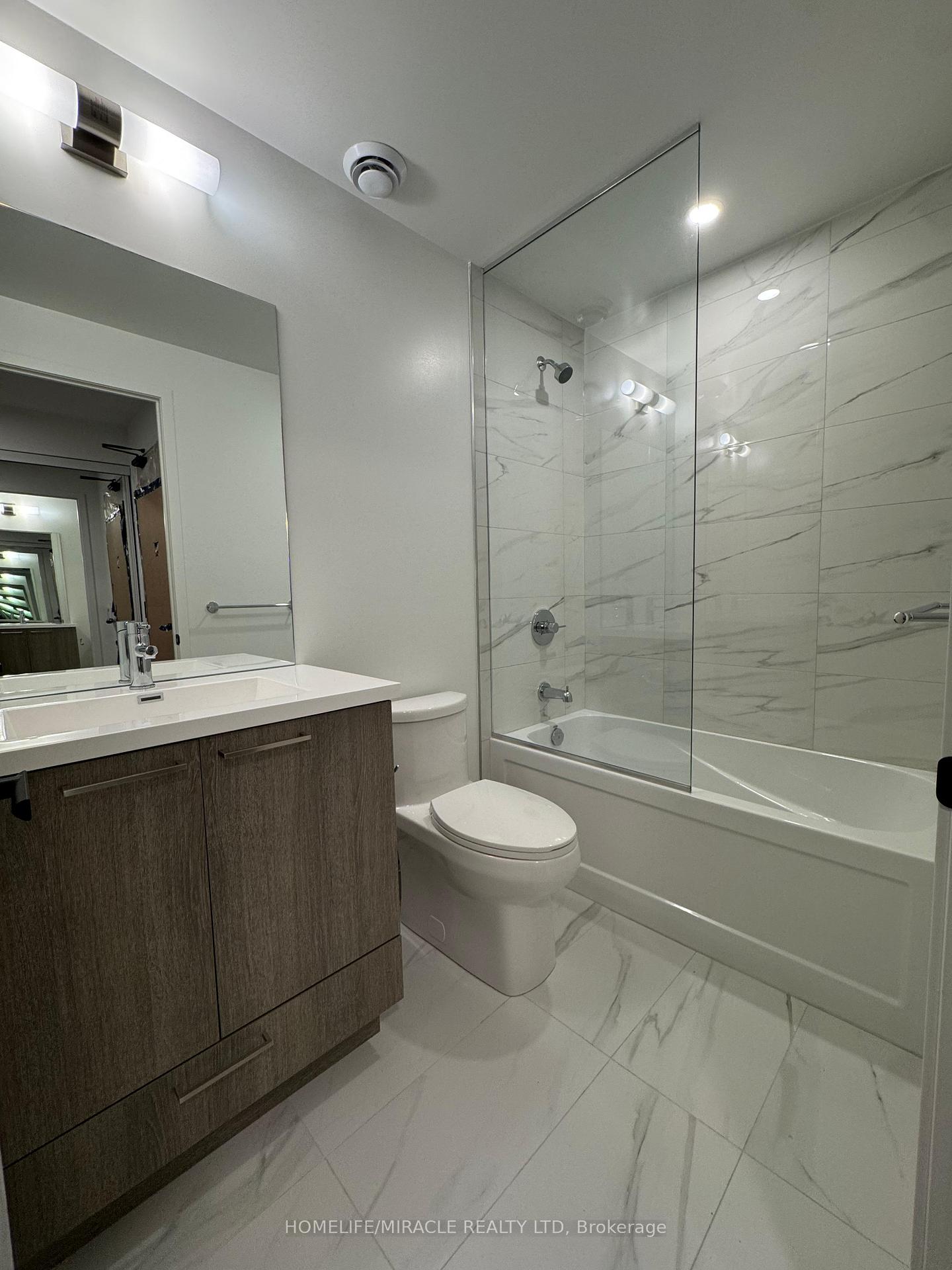 Photo 9 of Unit 2101, 225 Commerce Street, Vaughan, Vaughan Corporate Centre — HOMEH