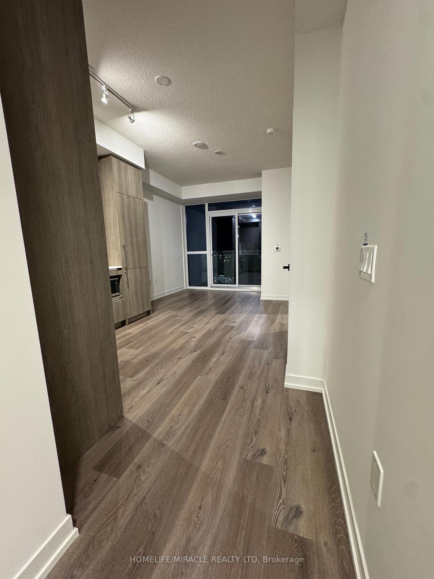 Photo 3 of Unit 2101, 225 Commerce Street, Vaughan, Vaughan Corporate Centre — HOMEH