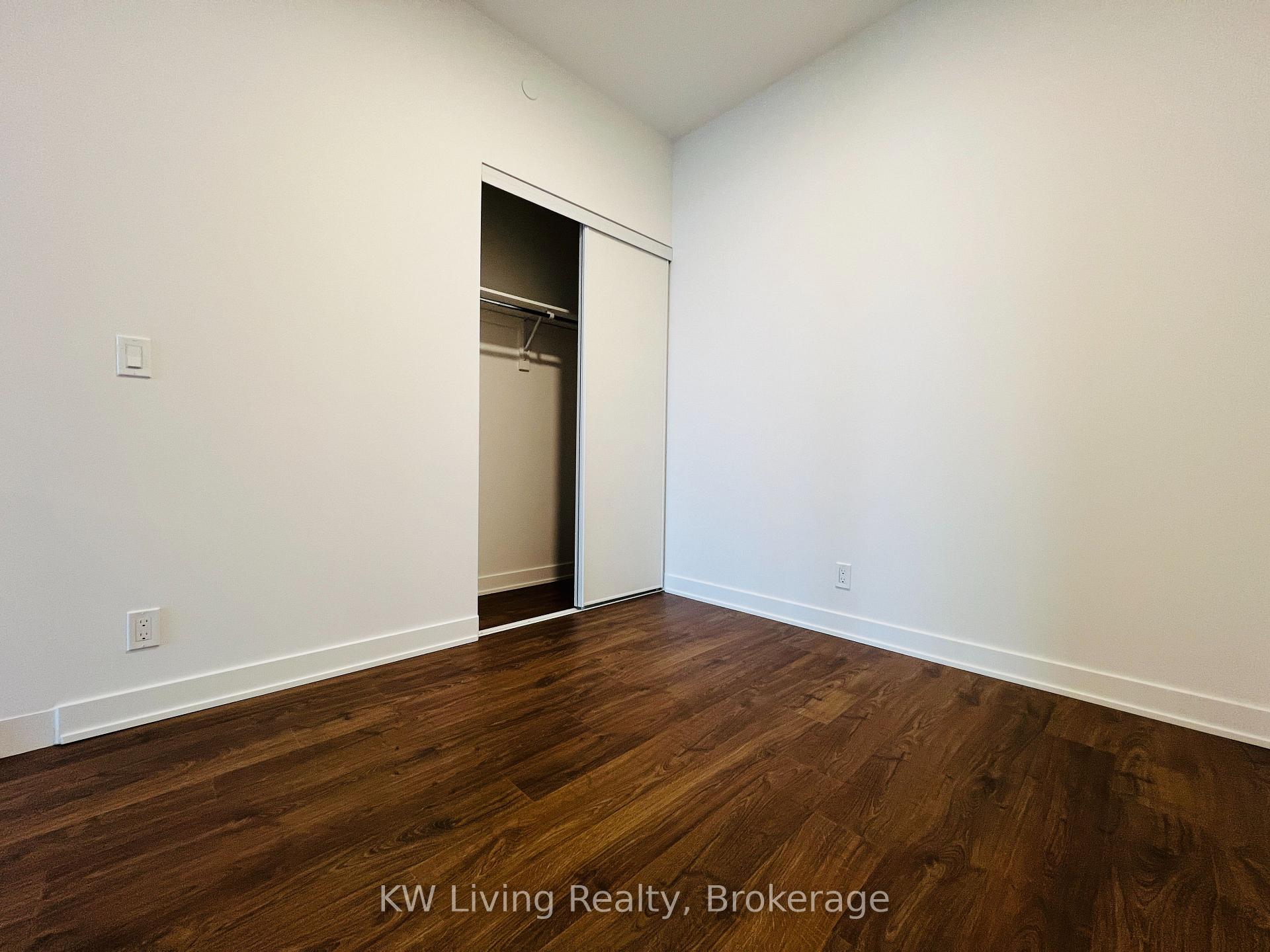 Photo 7 of Unit B1010, 50 Upper Mall Way, Vaughan, Brownridge — HOMEH
