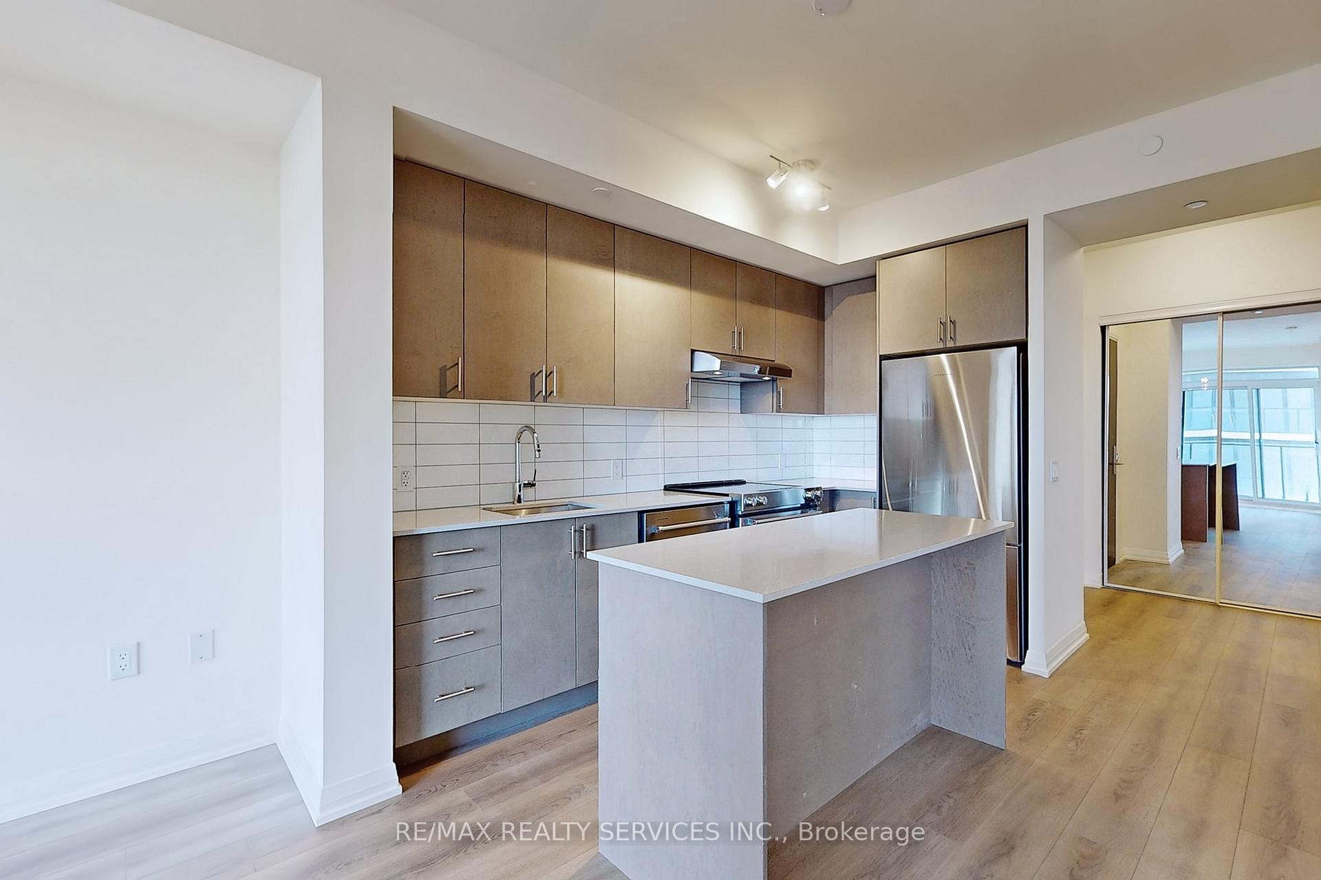 Photo 3 of Unit 1714, 9000 Jane Street, Vaughan, Concord — HOMEH
