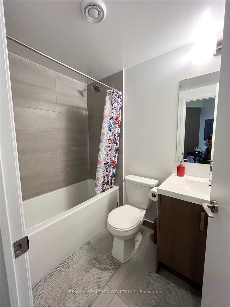 Photo 4 of Unit 2102, 77 Mutual Street, Toronto, Church-Yonge Corridor — HOMEH