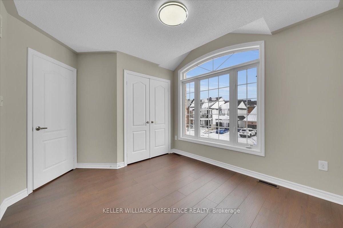 Photo 24 of 4 Maple Crown Terrace, Barrie, Innis-Shore — HOMEH