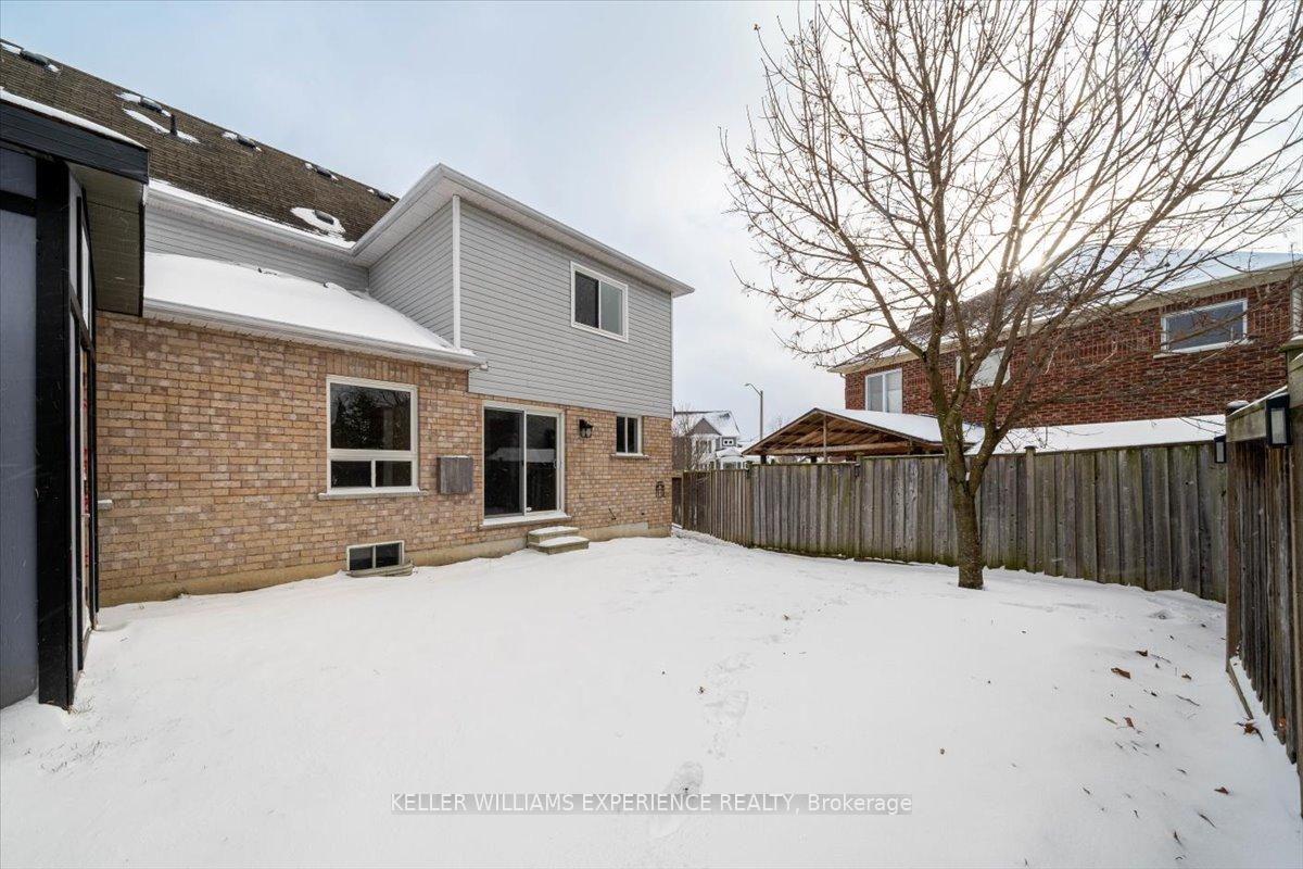Photo 31 of 4 Maple Crown Terrace, Barrie, Innis-Shore — HOMEH