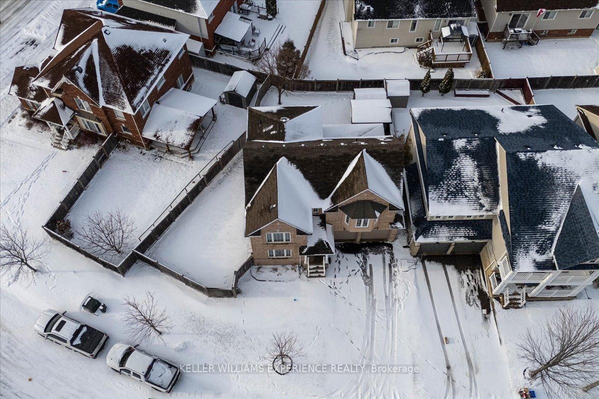 Photo 35 of 4 Maple Crown Terrace, Barrie, Innis-Shore — HOMEH