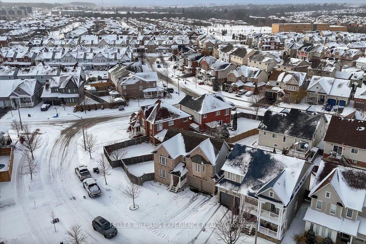 Photo 36 of 4 Maple Crown Terrace, Barrie, Innis-Shore — HOMEH