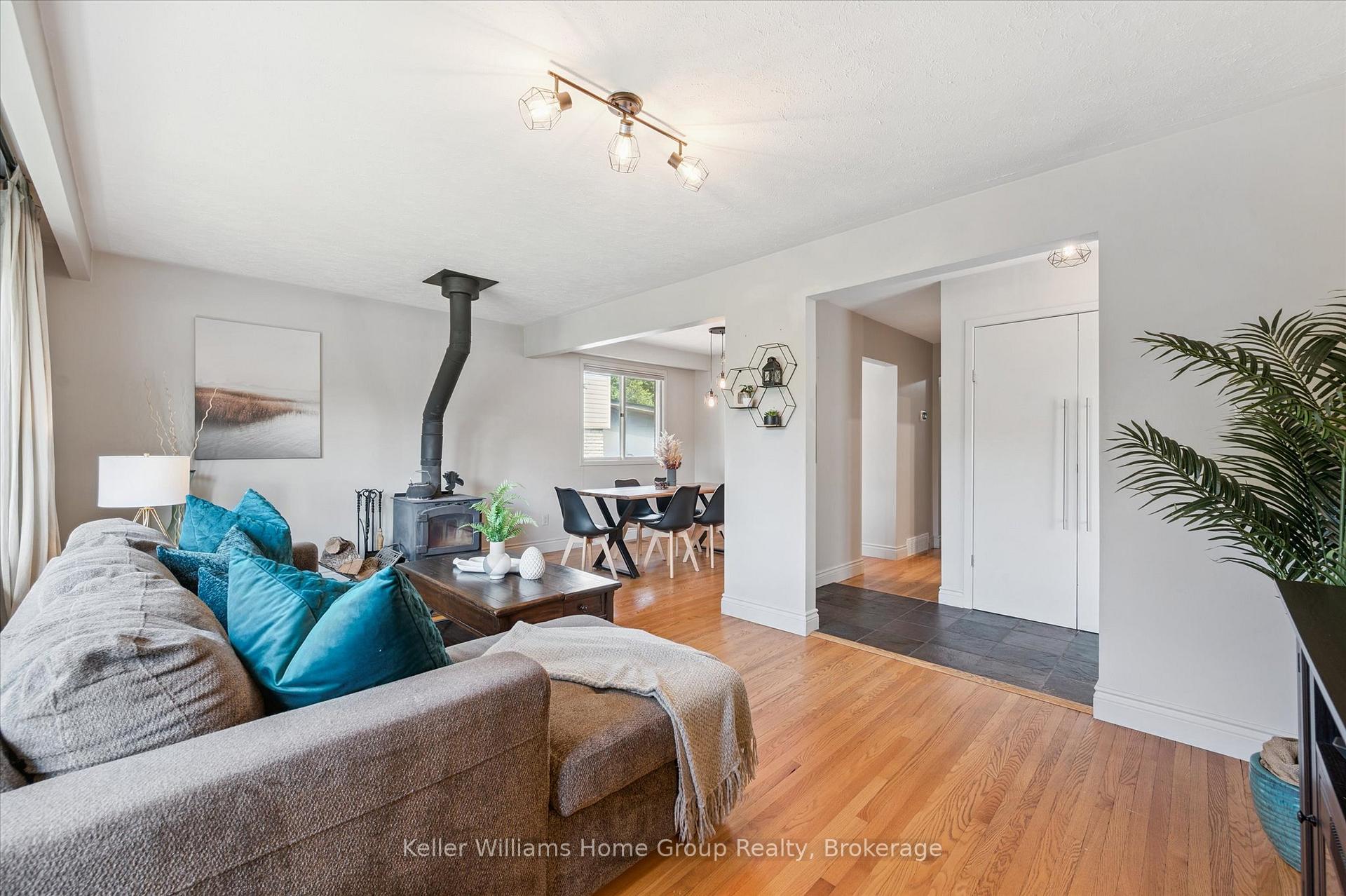 Photo 10 of 70 Balmoral Drive, Guelph, Riverside Park — HOMEH