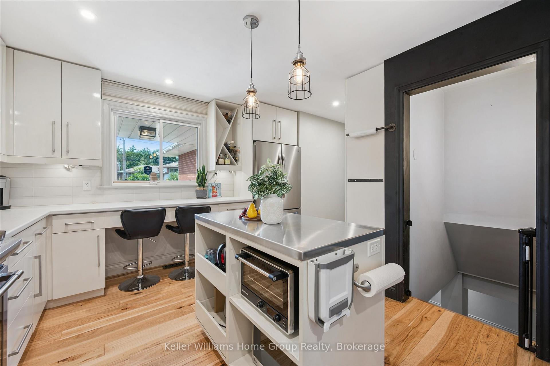 Photo 16 of 70 Balmoral Drive, Guelph, Riverside Park — HOMEH