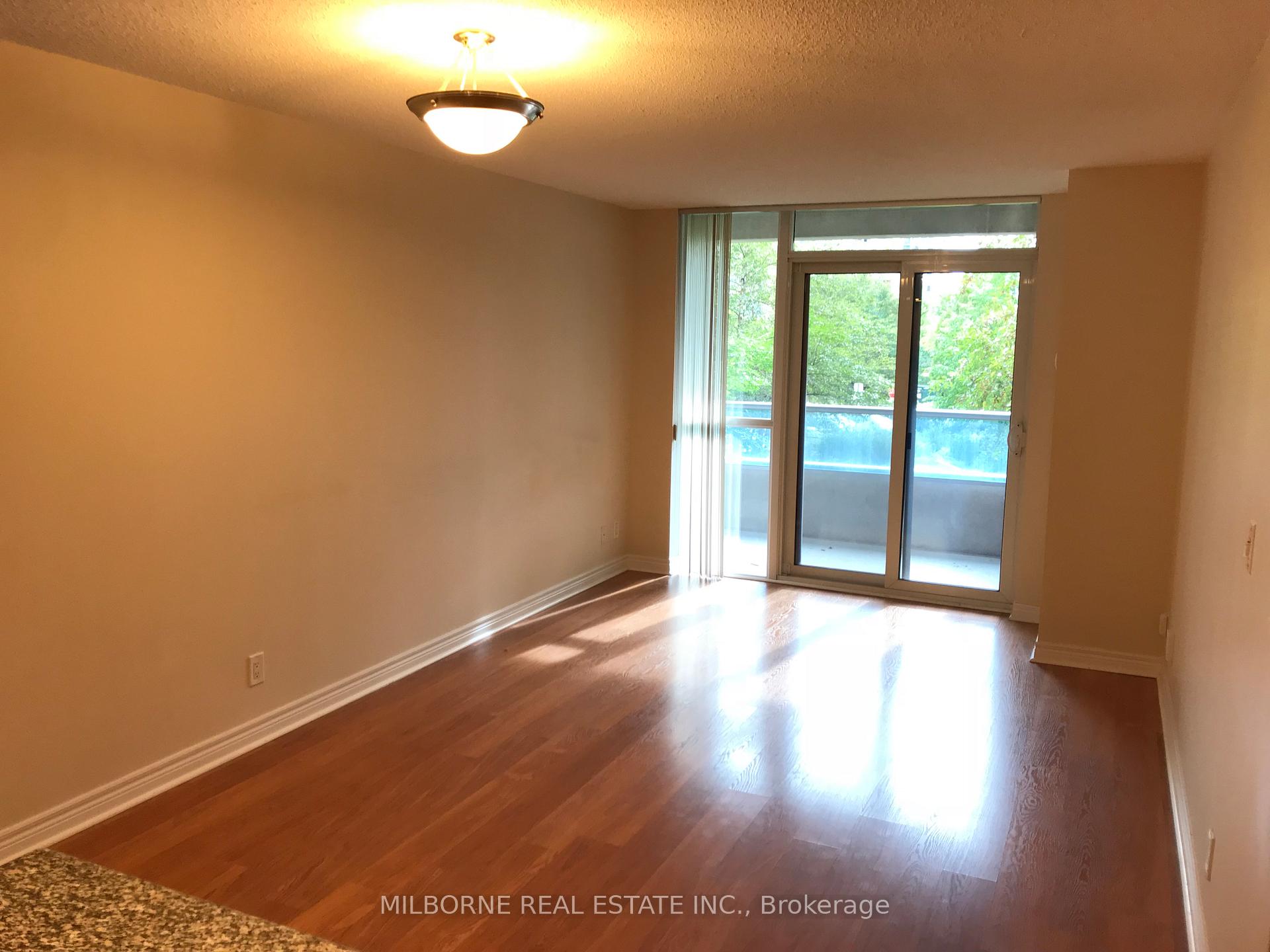 Photo 3 of Unit 207, 33 Cox Boulevard, Markham, Unionville — HOMEH