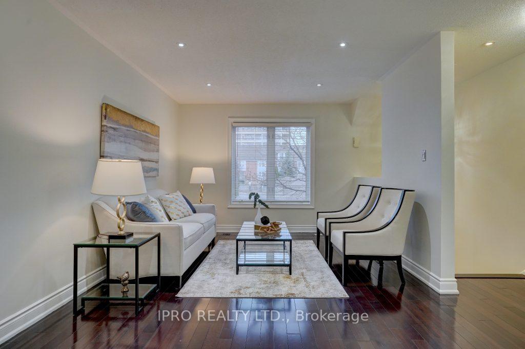 Photo 2 of Unit 47, 16B Leaside Park Drive, Toronto, Thorncliffe Park — HOMEH
