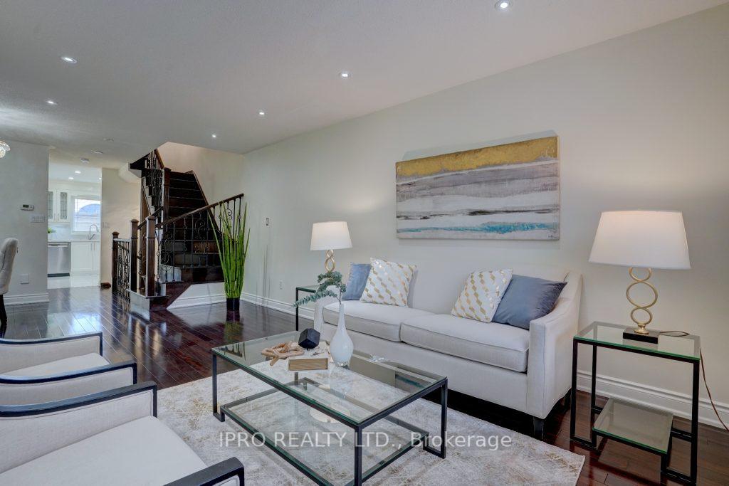 Photo 3 of Unit 47, 16B Leaside Park Drive, Toronto, Thorncliffe Park — HOMEH