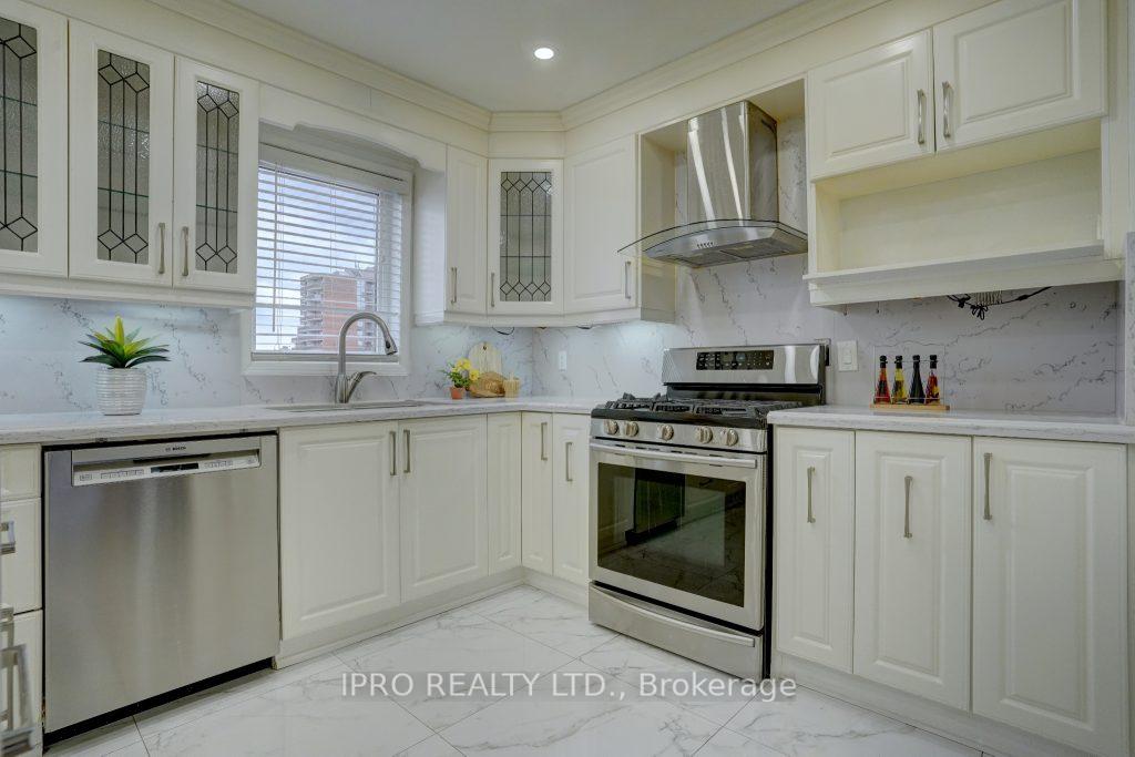 Photo 11 of Unit 47, 16B Leaside Park Drive, Toronto, Thorncliffe Park — HOMEH