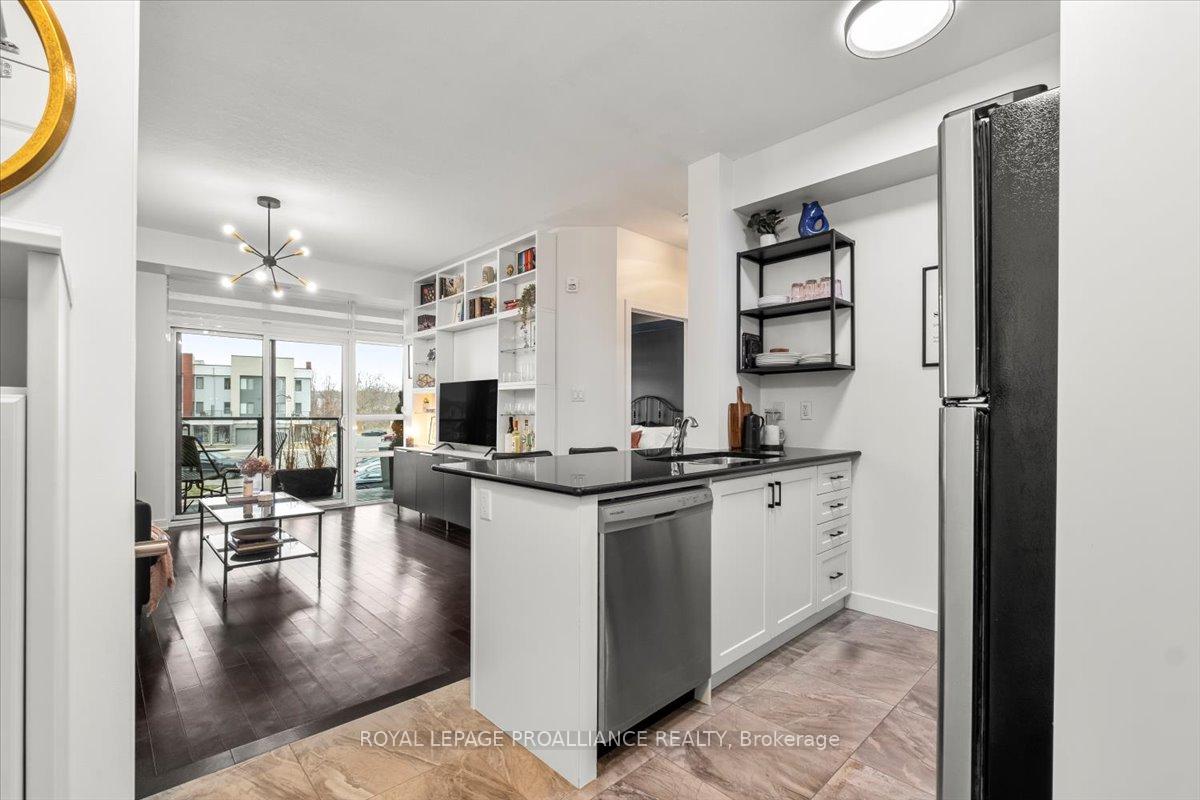 Photo 7 of Unit 239, 125 Shoreview Place, Hamilton, Lakeshore — HOMEH