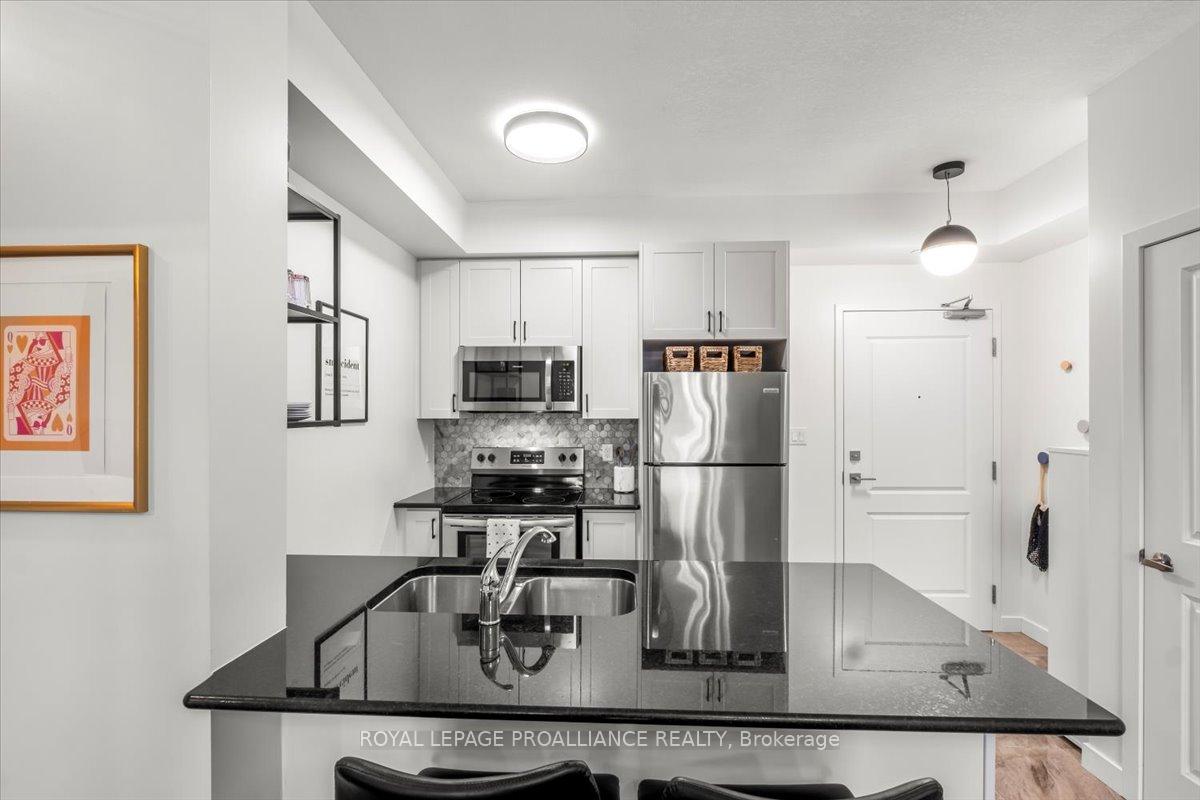 Photo 3 of Unit 239, 125 Shoreview Place, Hamilton, Lakeshore — HOMEH