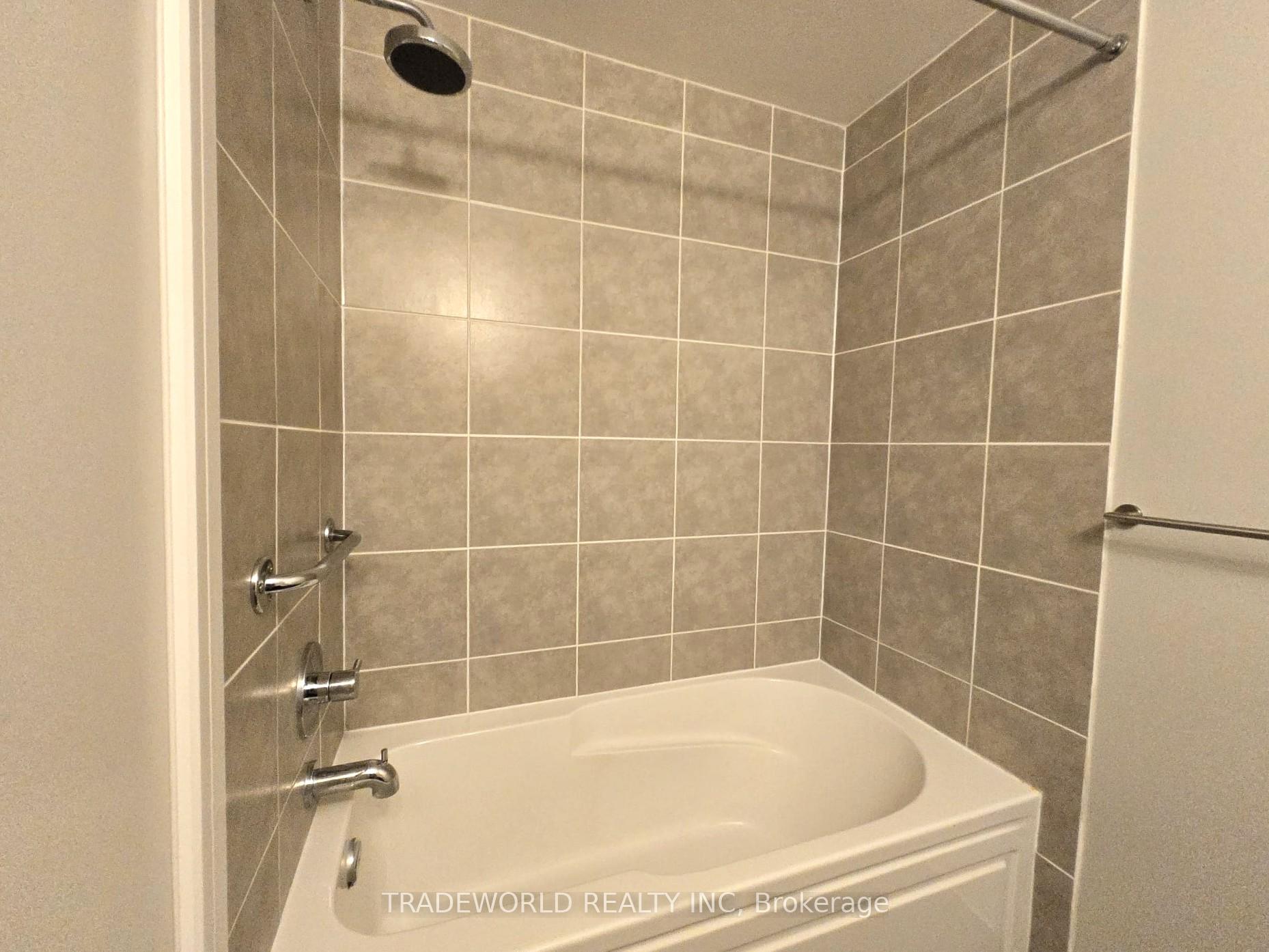 Photo 15 of Unit 1016, 35 Brian Peck Crescent, Toronto, Thorncliffe Park — HOMEH
