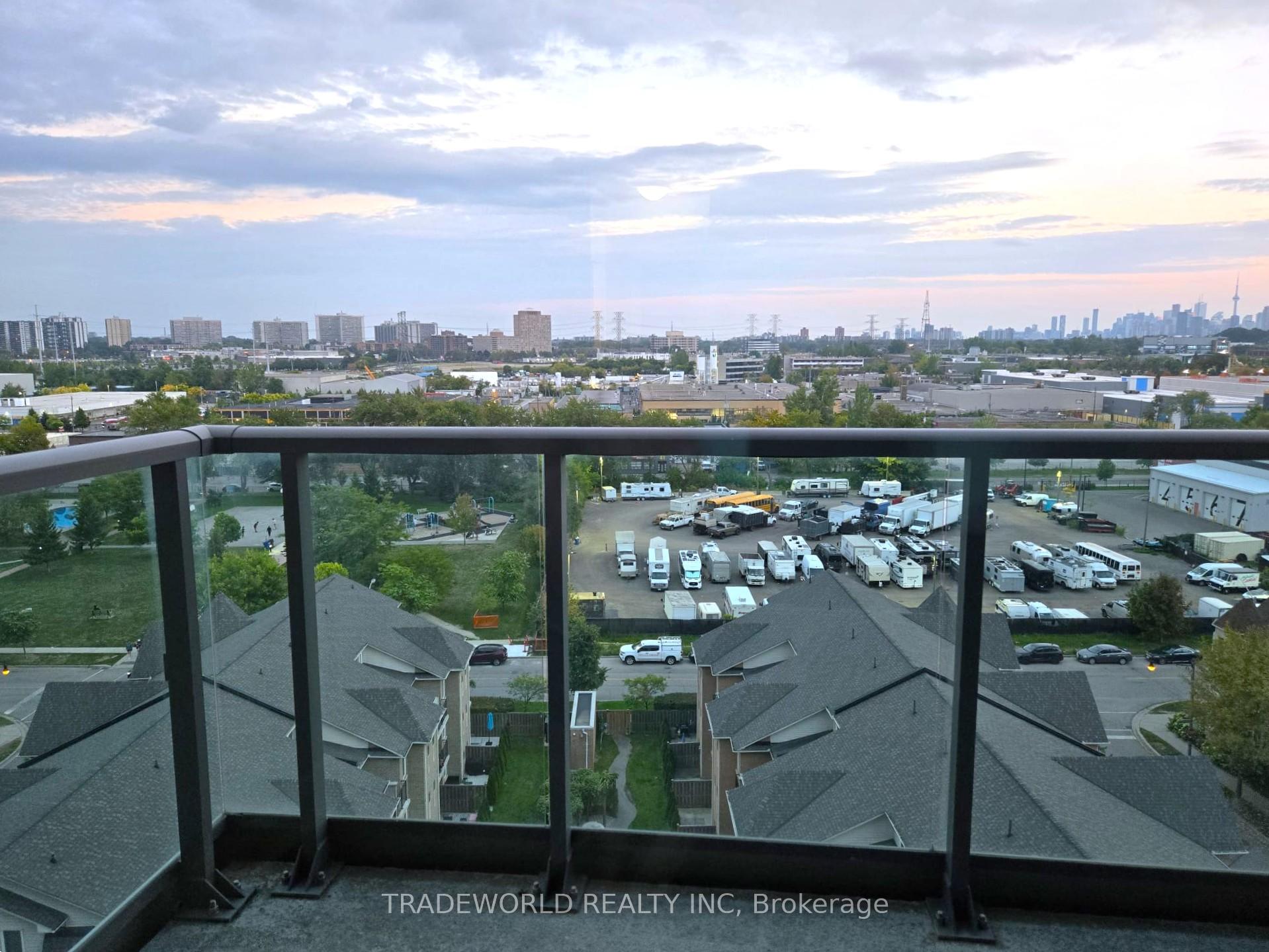 Photo 12 of Unit 1016, 35 Brian Peck Crescent, Toronto, Thorncliffe Park — HOMEH