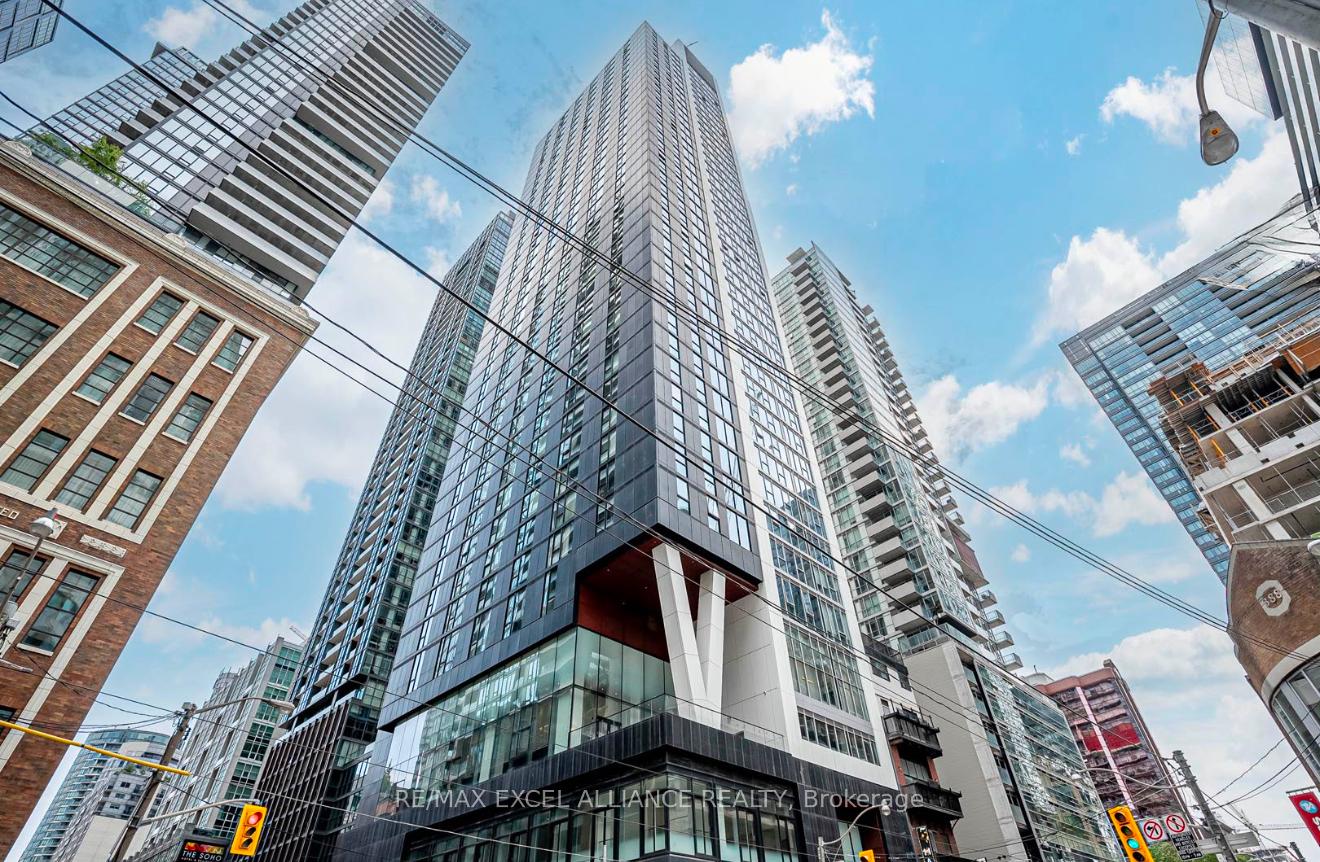 Front of Unit 2207, 357 King Street W