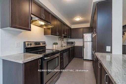 Photo 5 of 52 Edwin Pearson Street, Aurora, Bayview Northeast — HOMEH