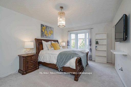 Photo 9 of 52 Edwin Pearson Street, Aurora, Bayview Northeast — HOMEH